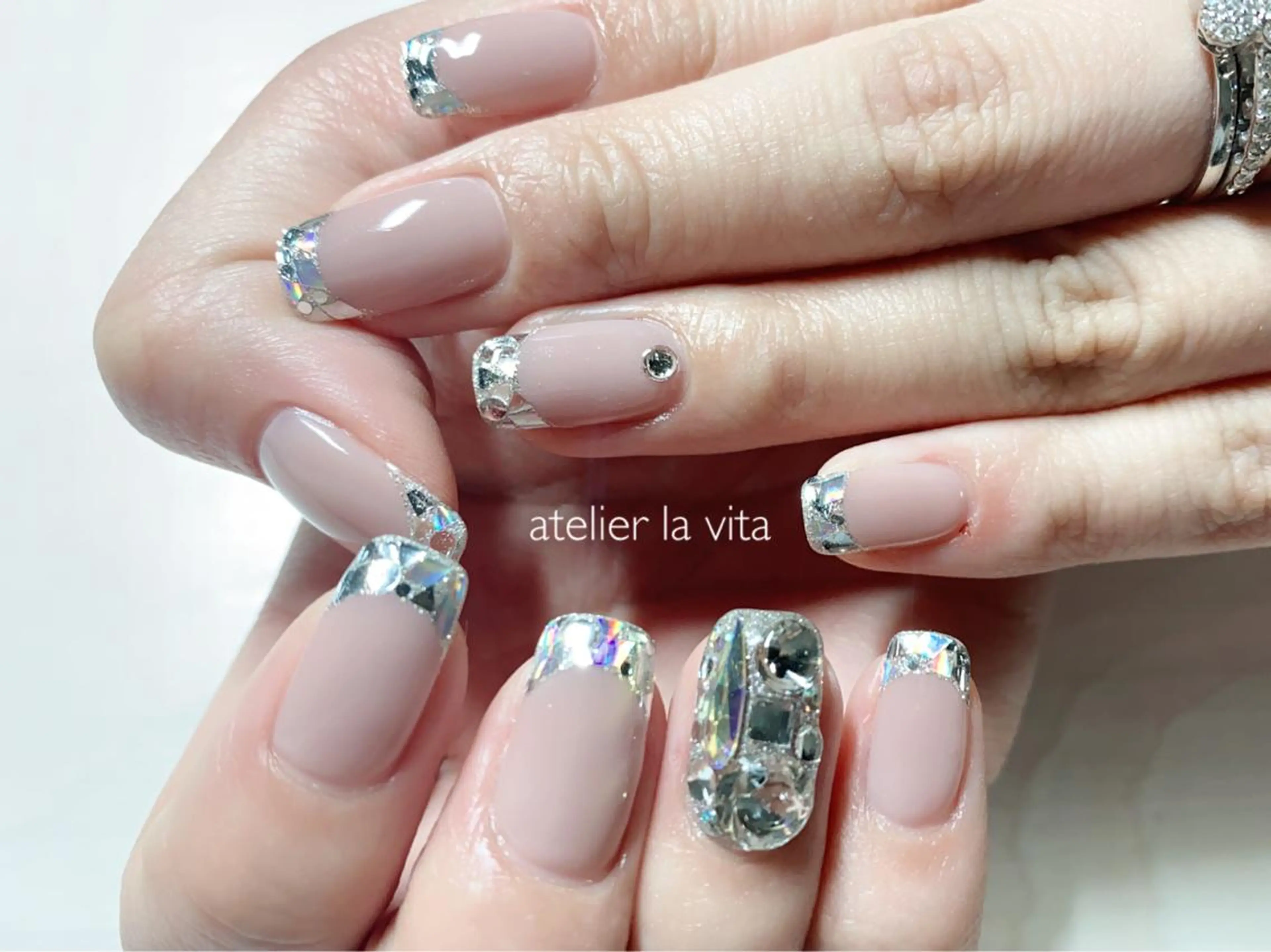 ネイル クリアネイル フレンチネイル ジェルネイル ニュアンスネイル ワンカラーネイル ハンドネイル atelier la vita所属・lavita. mimuraのネイルデザイン