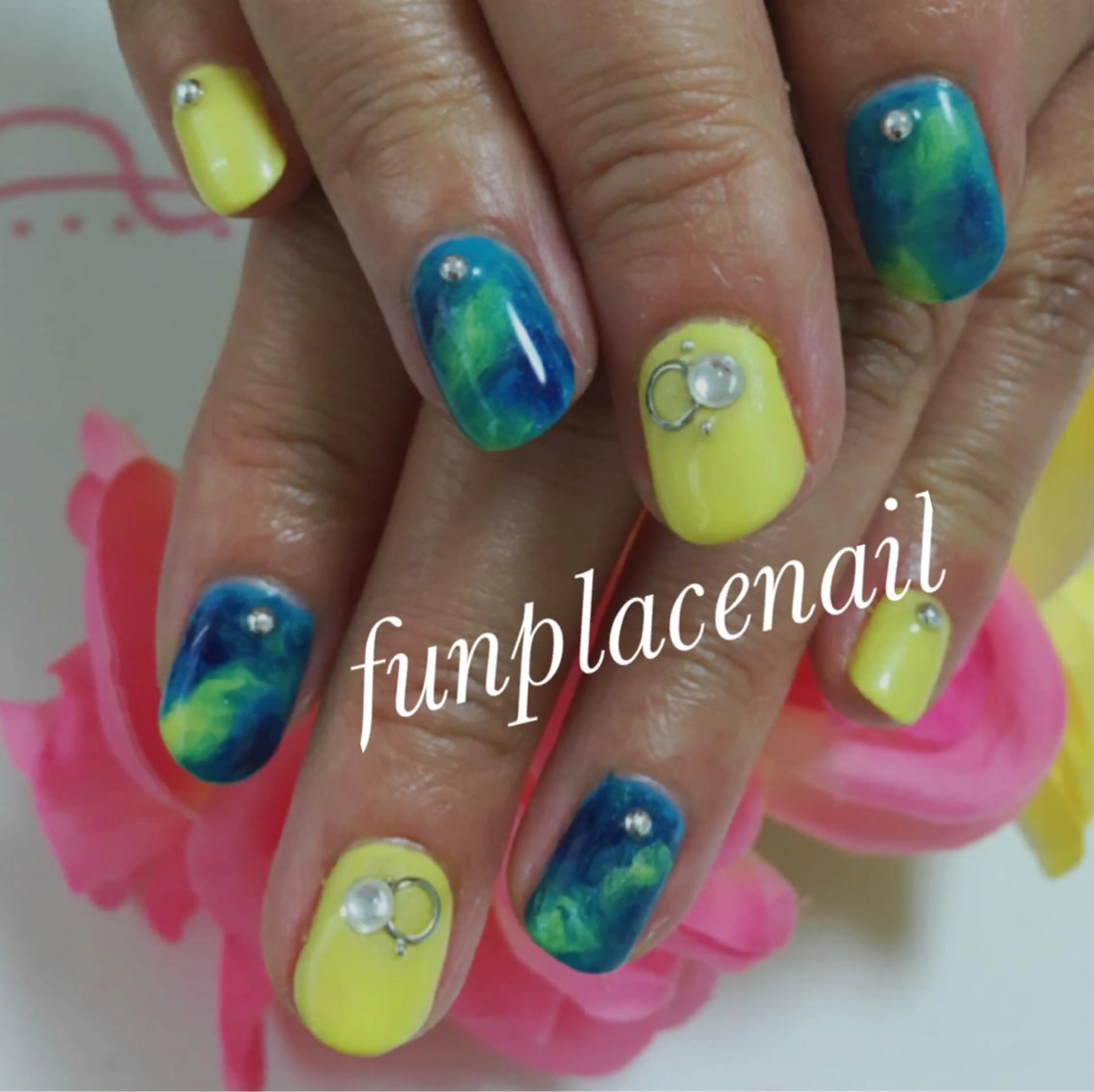 ショート ミディアム セミロング ロング カラー パーマ ヘアアレンジ メンズ キッズ ネイル まつエク アートネイル nail salon＆school felice所属・フェリーチェ瑞江店 新山のネイルデザイン