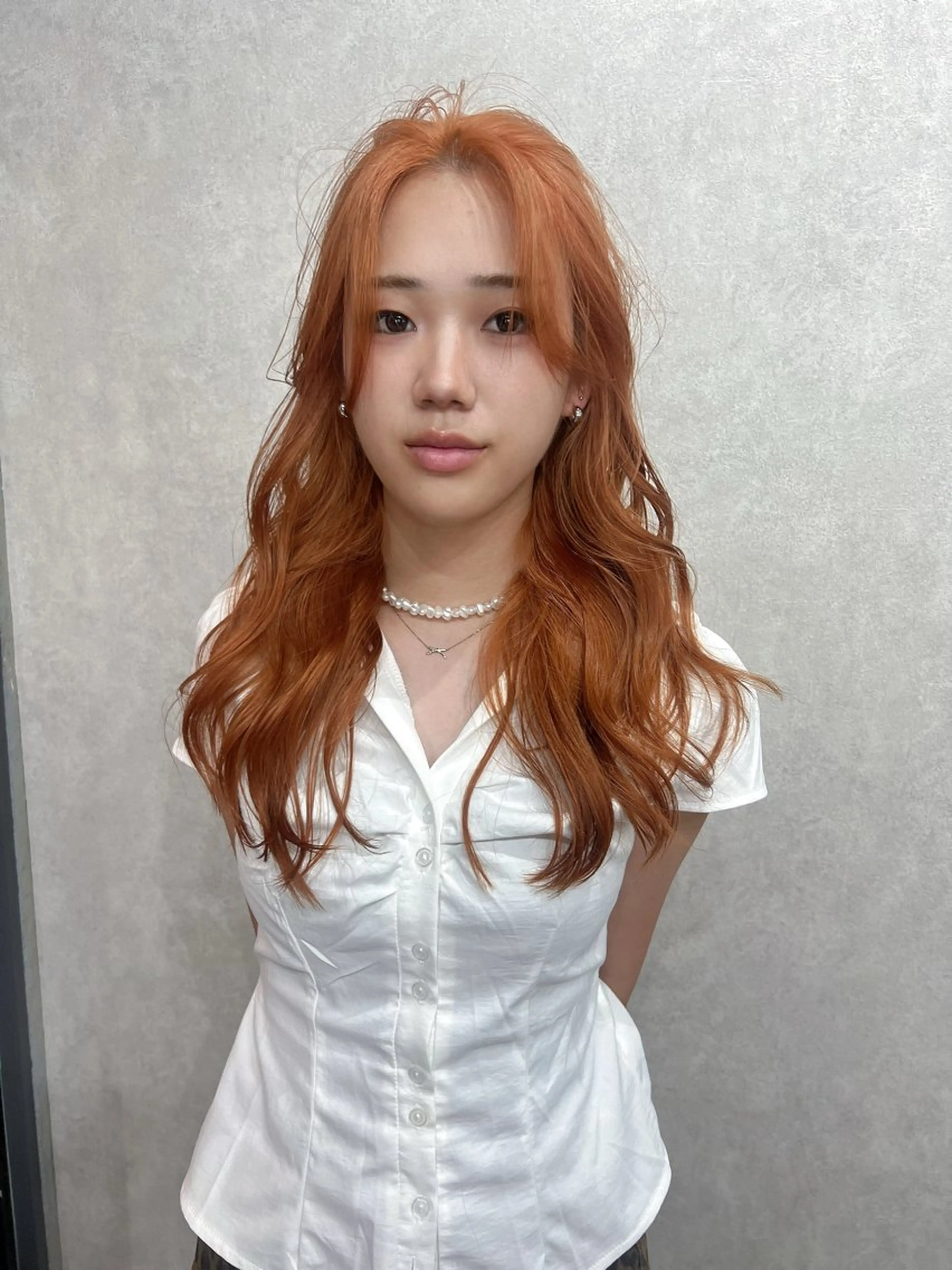 セミロング カラー セミロングパーマ ベージュカラー ブリーチ ケアブリーチ ハイトーンカラー カット ヘアカラー ユ イのヘアスタイル
