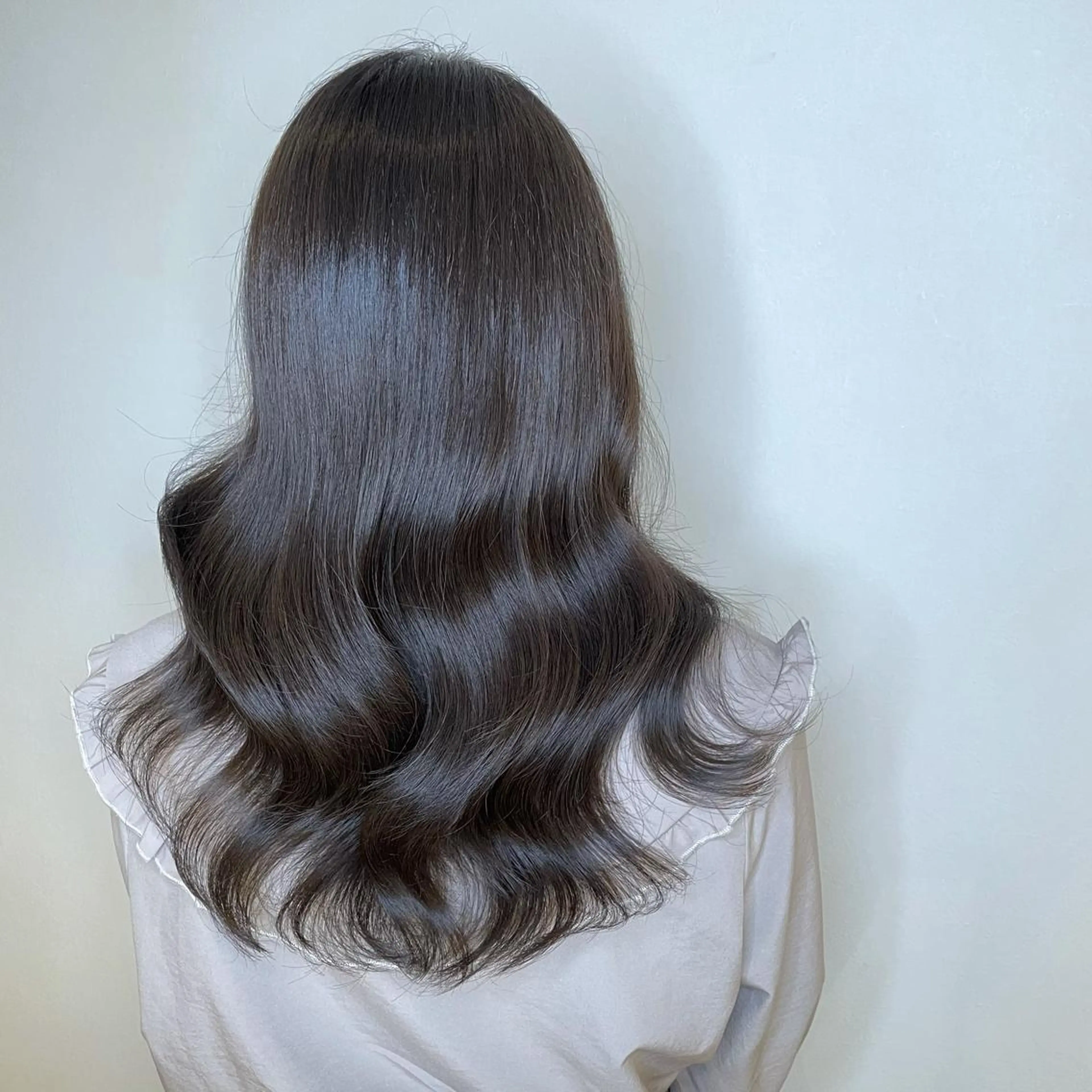 セミロング 3Dハイライト ハイライト 髪質改善 韓国風ヘア トリートメント ヘアカラー トリートメント KAGAMI HIROSHIのヘアスタイル