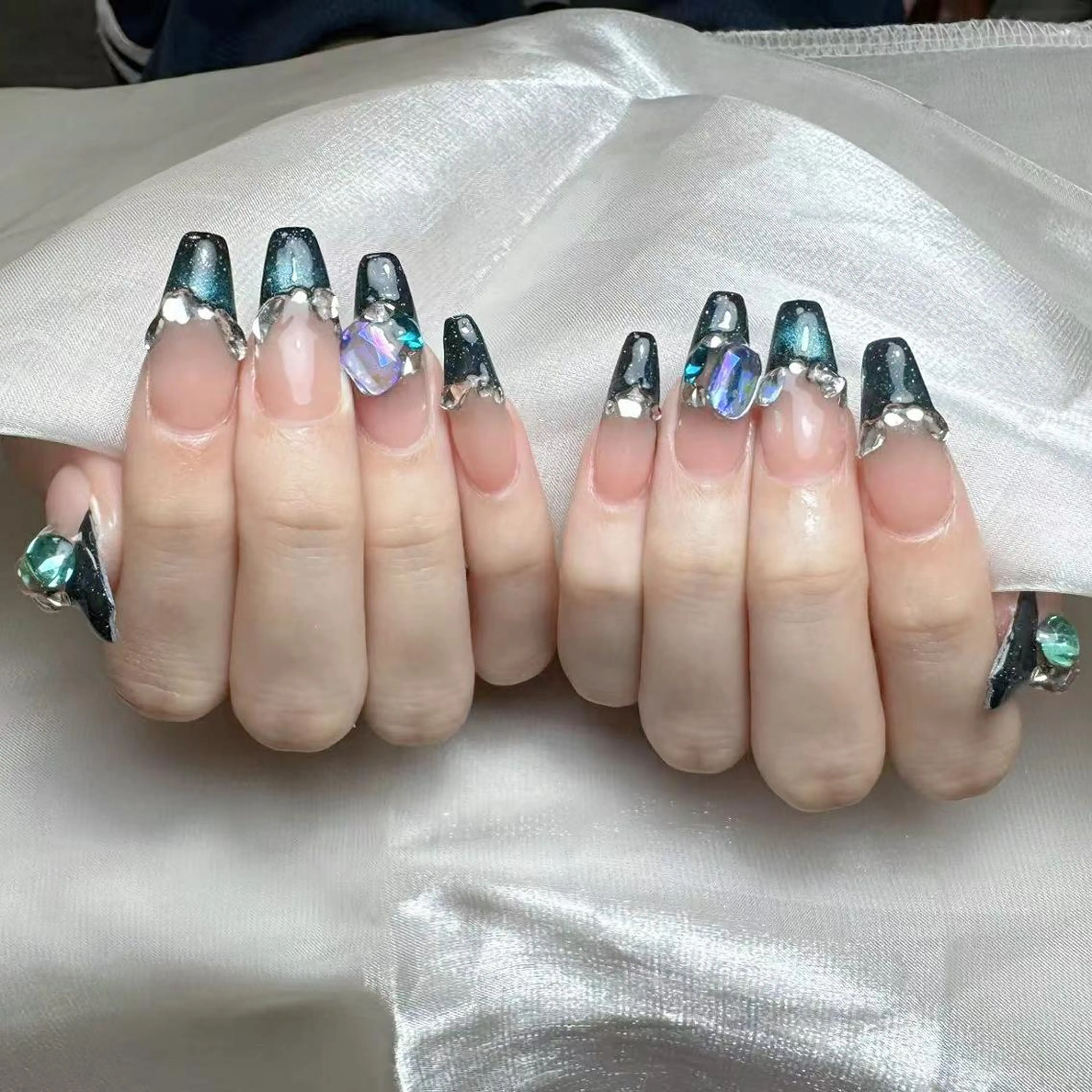 ネイル アートネイル オーロラネイル ガーリー キラキラネイル 韓国ネイル ハンドネイル diamond ♥のネイルデザイン