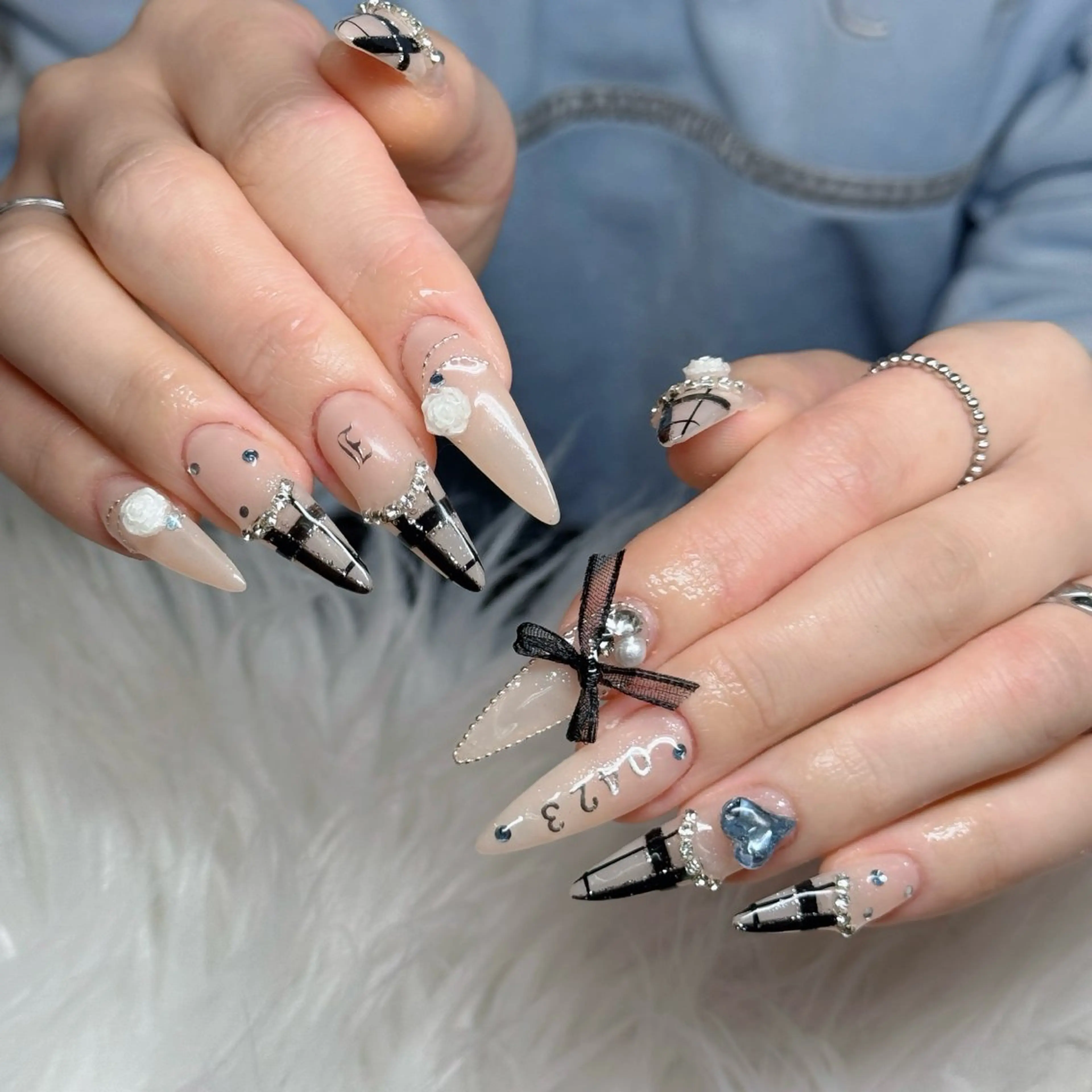 ネイル ロングネイル マグネットネイル リボン 夏ネイル スーパーロングネイル ハンドネイル Hani nailsalonのネイルデザイン