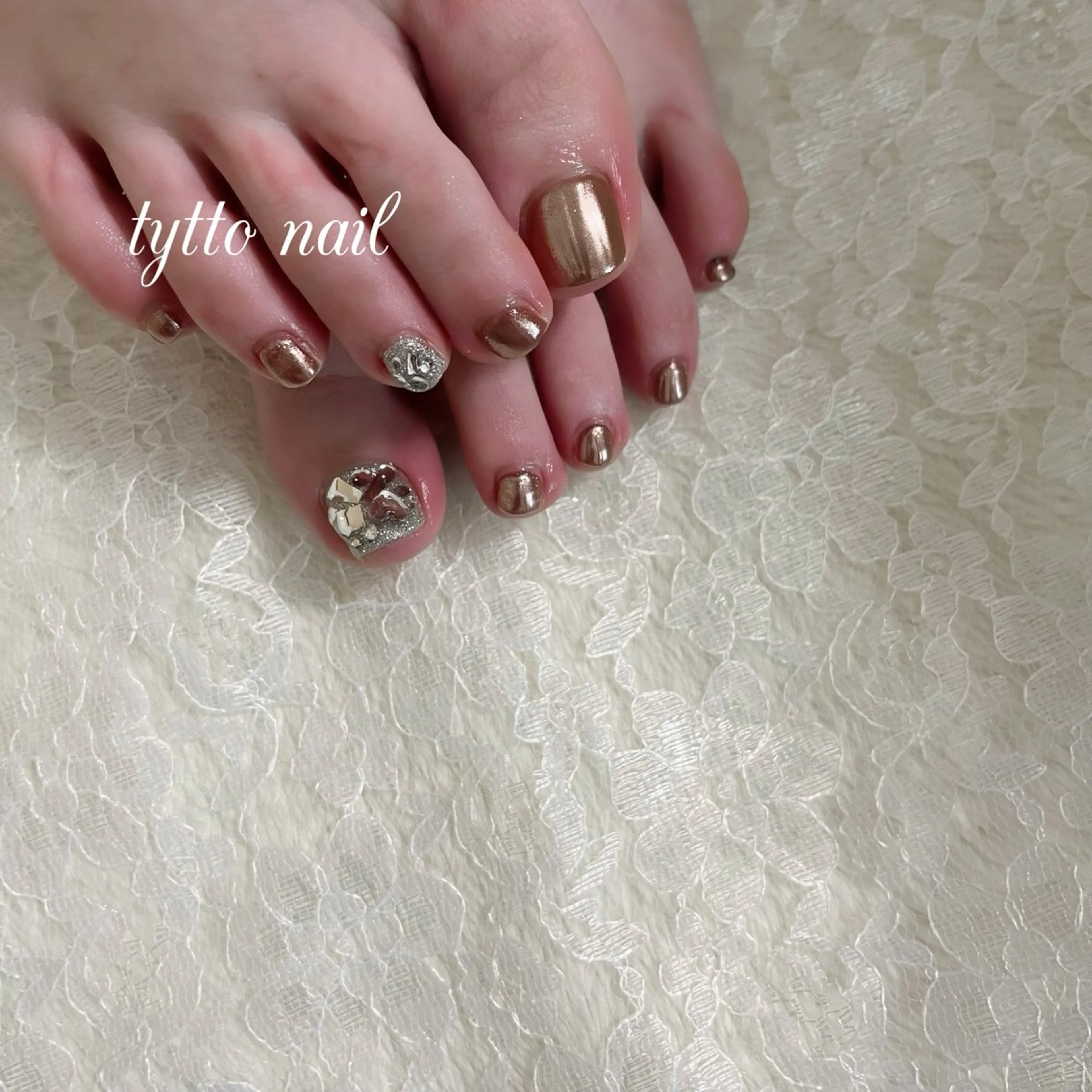 ネイル ブラウン フラッシュネイル フットネイル キラキラネイル ラメ(グリッター) tytto nail ❤︎‪‪eri‪‪のネイルデザイン