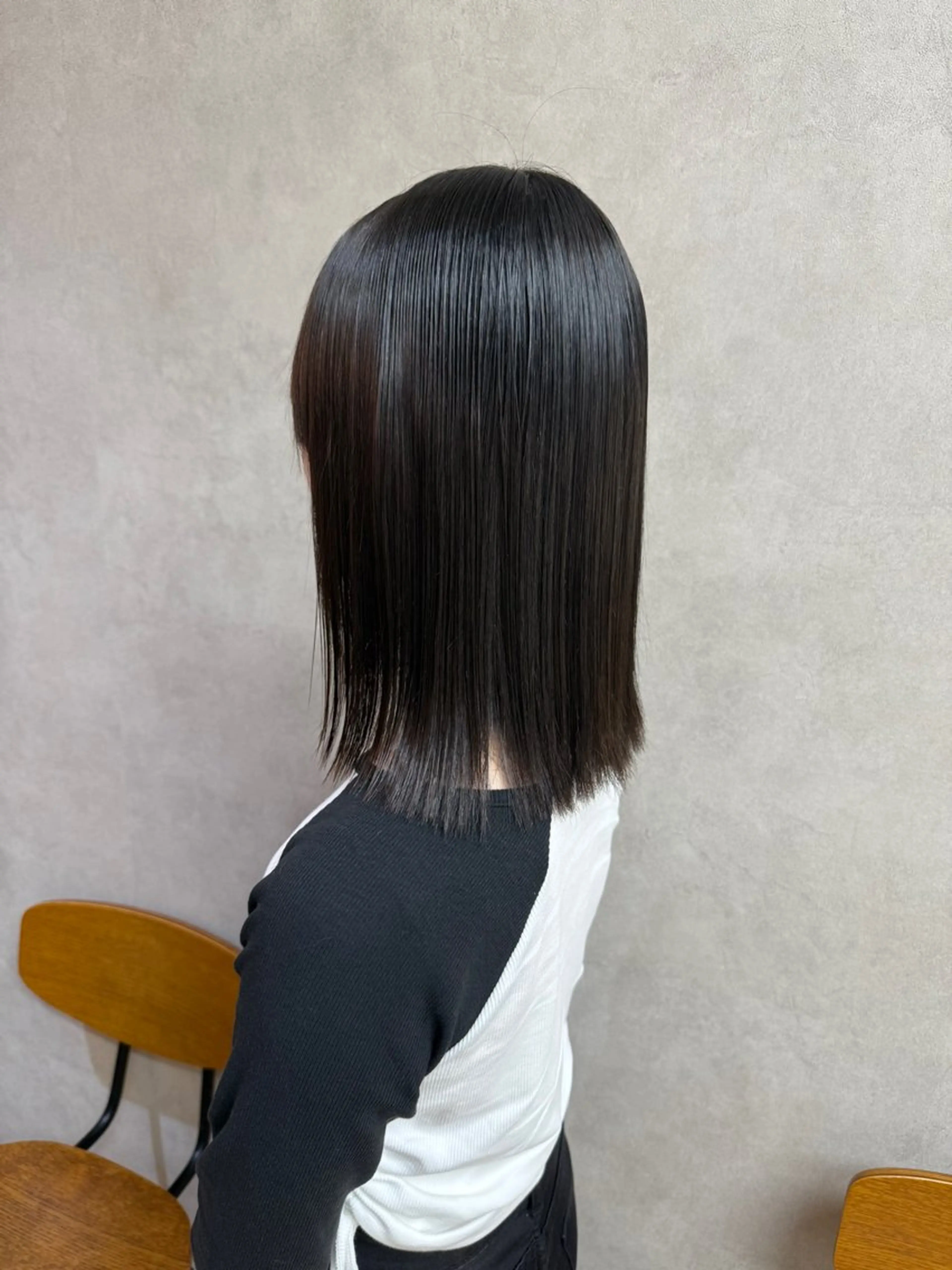 ミディアム カット 縮毛矯正 トリートメント REIKA /透明感カラーのヘアスタイル