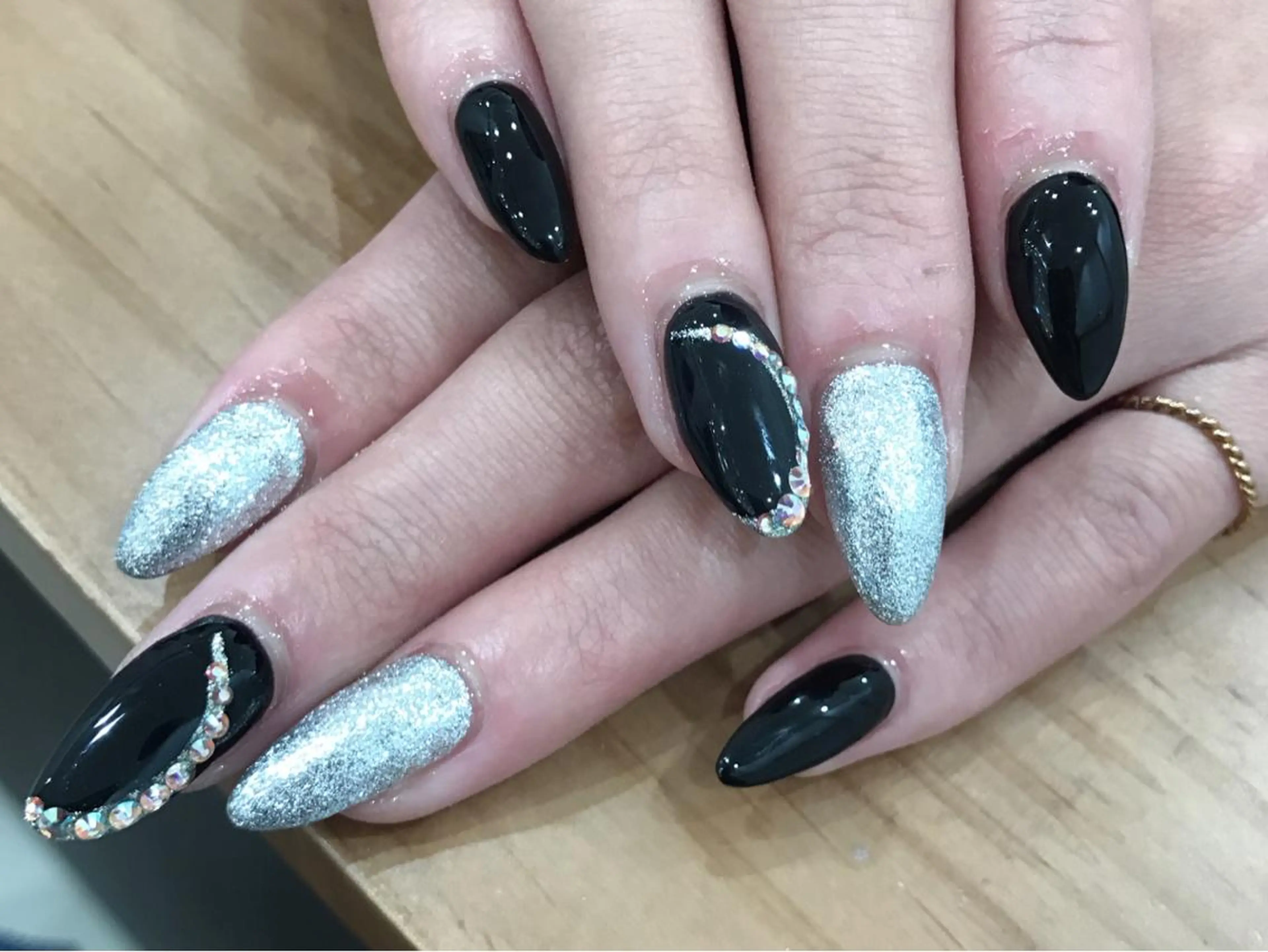 ネイル ラメ(グリッター) ワンカラーネイル ハンドネイル 中川 愛理のその他イメージ