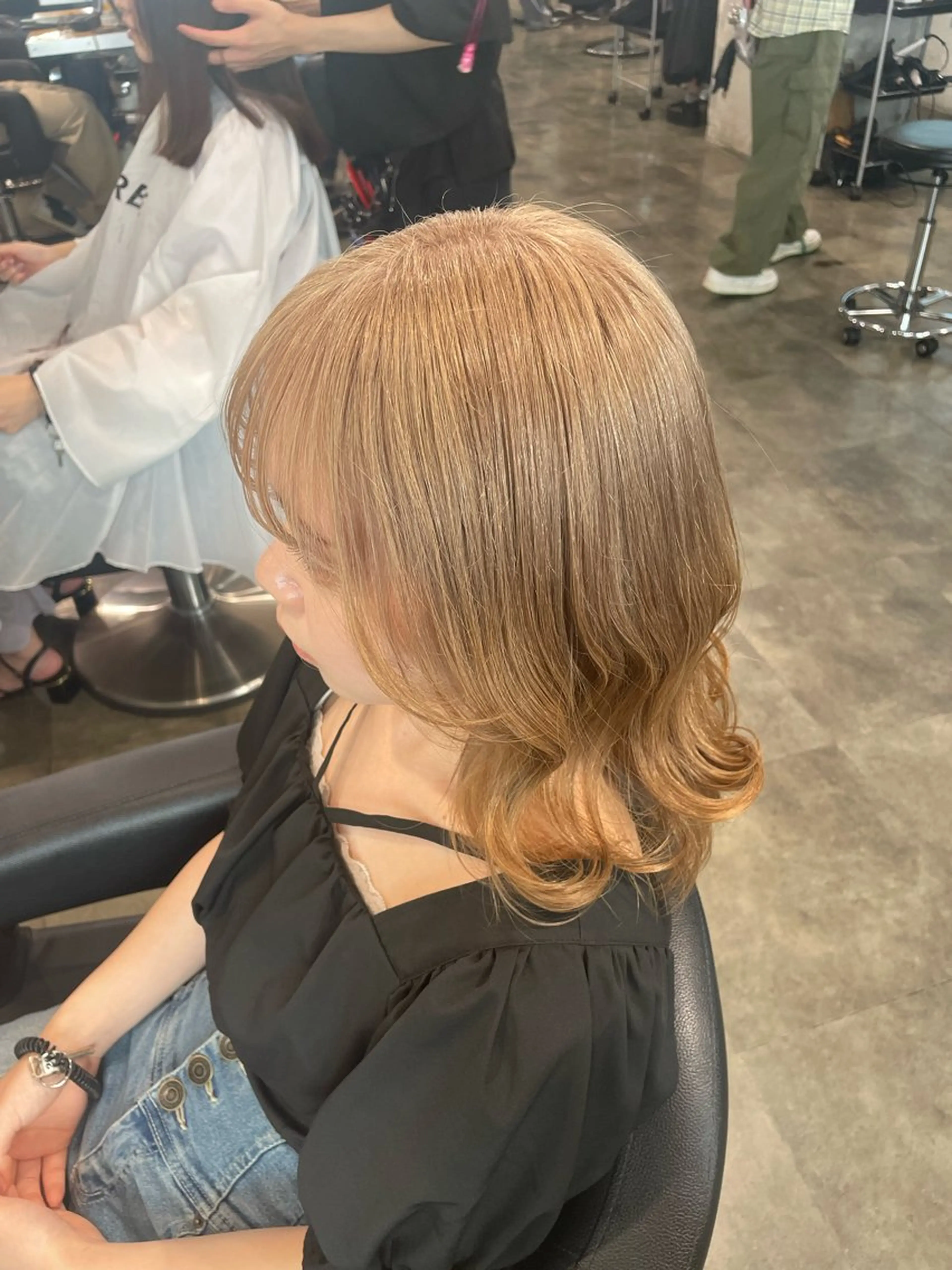 ミディアム カラー ヘアカラー ハイトーンブロンド 横浜💞ミオのヘアスタイル