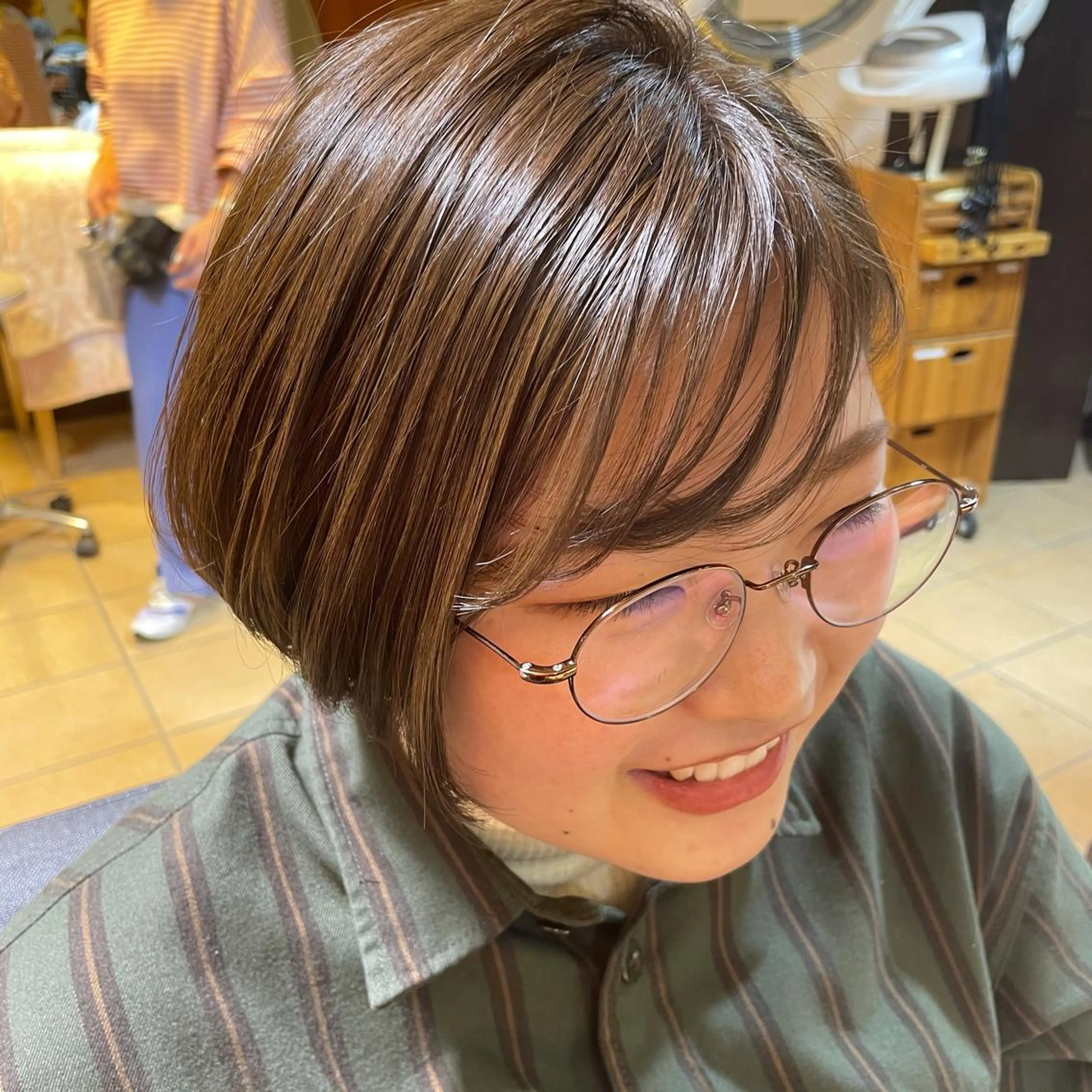 ショート カラー ベージュカラー シースルーバング カット ヘアカラー トリートメント AMANE🌼 ハヤシサオリのヘアスタイル