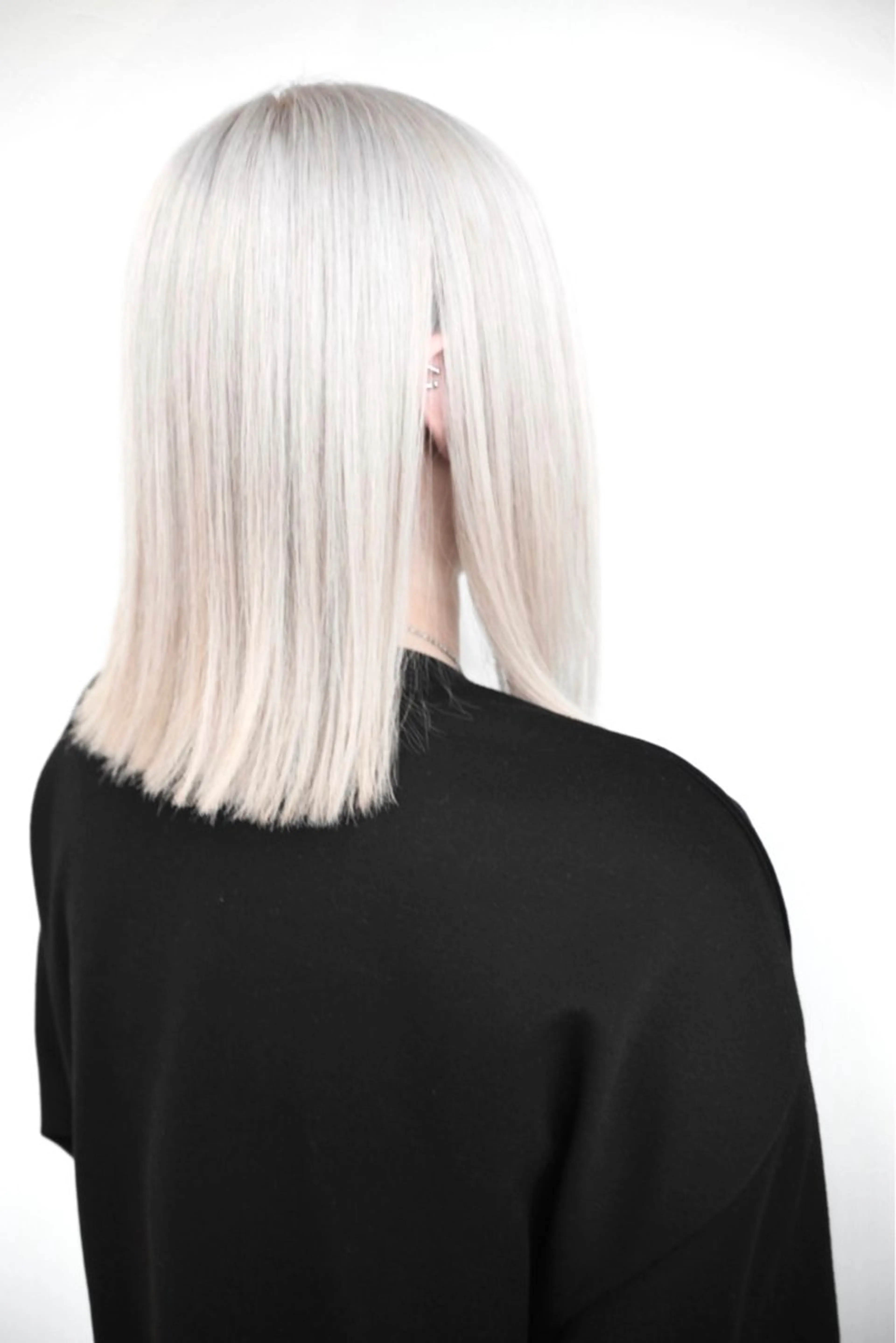 【ホワイトカラー】ケア2ブリーチ + カラーの写真