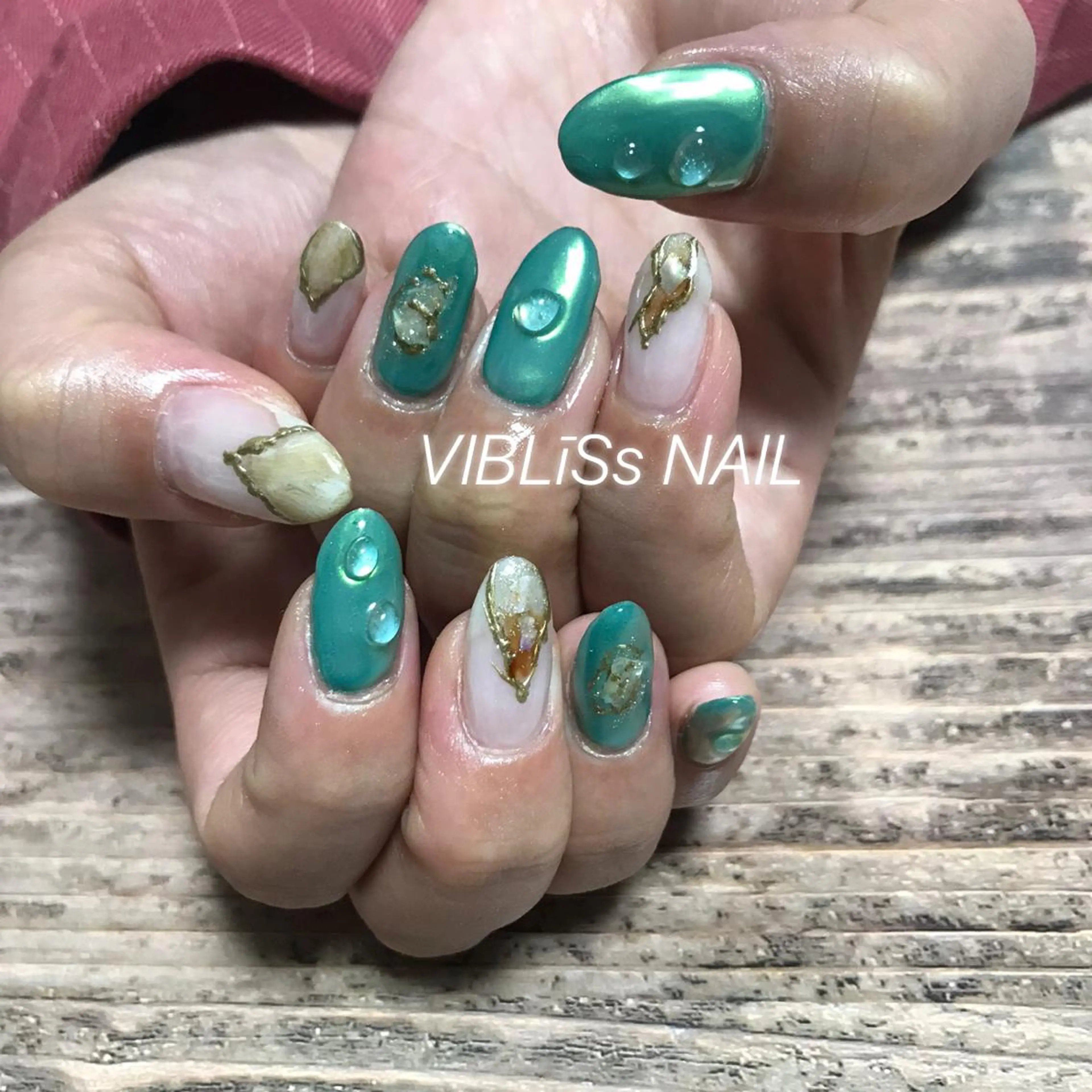ネイル VIBLīSs nailのネイルデザイン