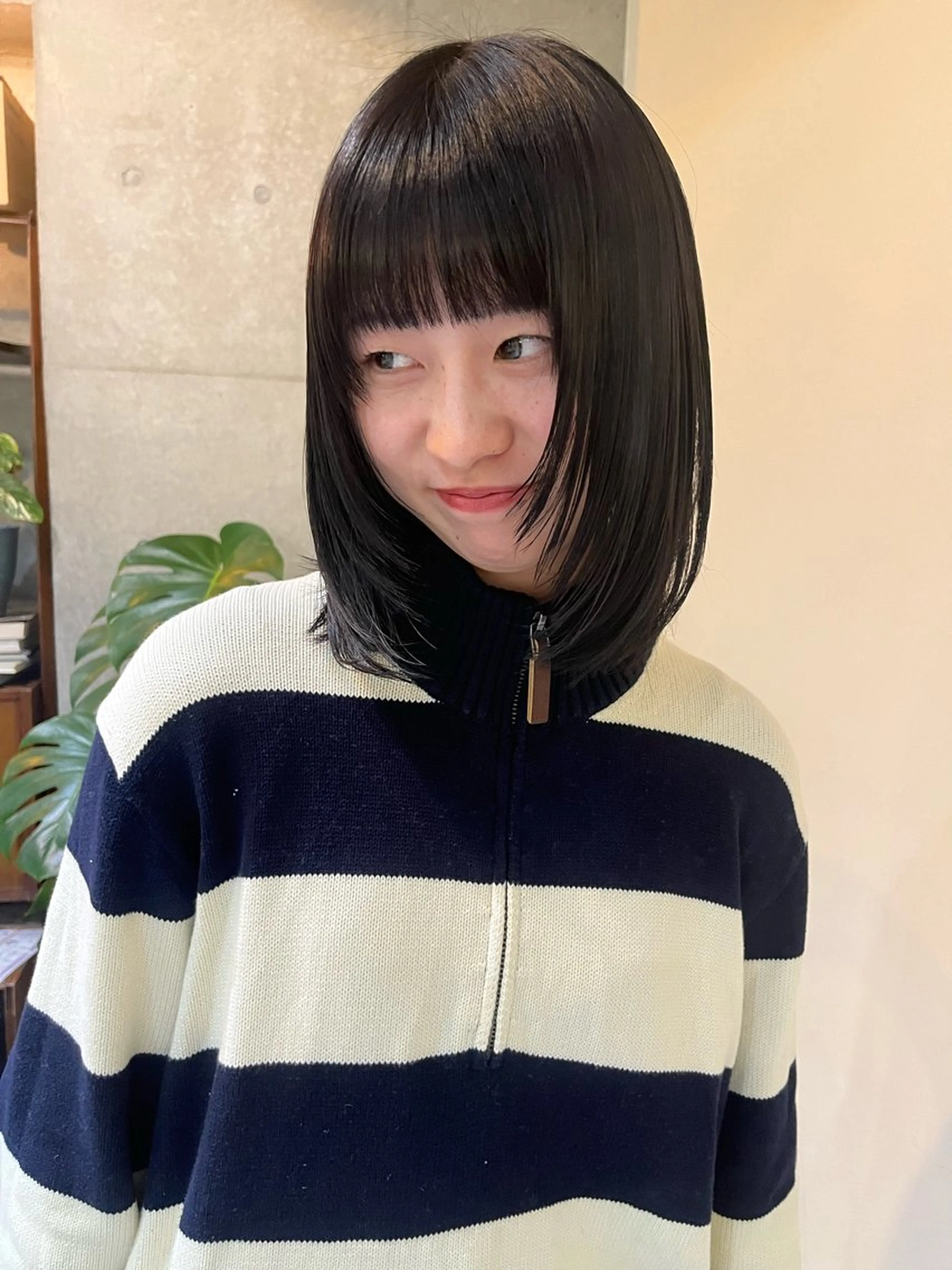 ミディアム カット レイヤーカット\ウル フ　chinatsuのヘアスタイル