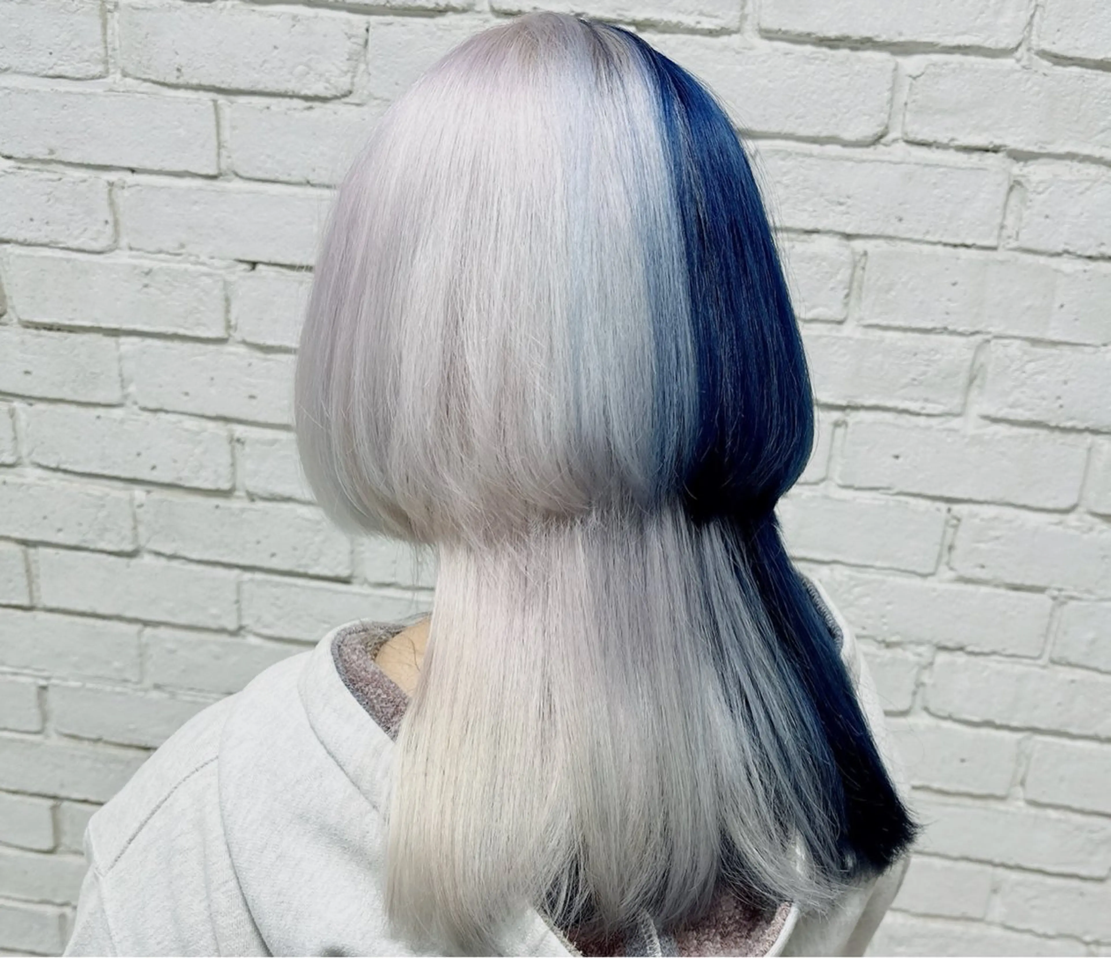 セミロング カラー ベージュカラー ブリーチ ブルーカラー ケアブリーチ ダブルカラー ヘアカラー 🌈ホワイトカラー レイヤー/キシ🌈のヘアスタイル