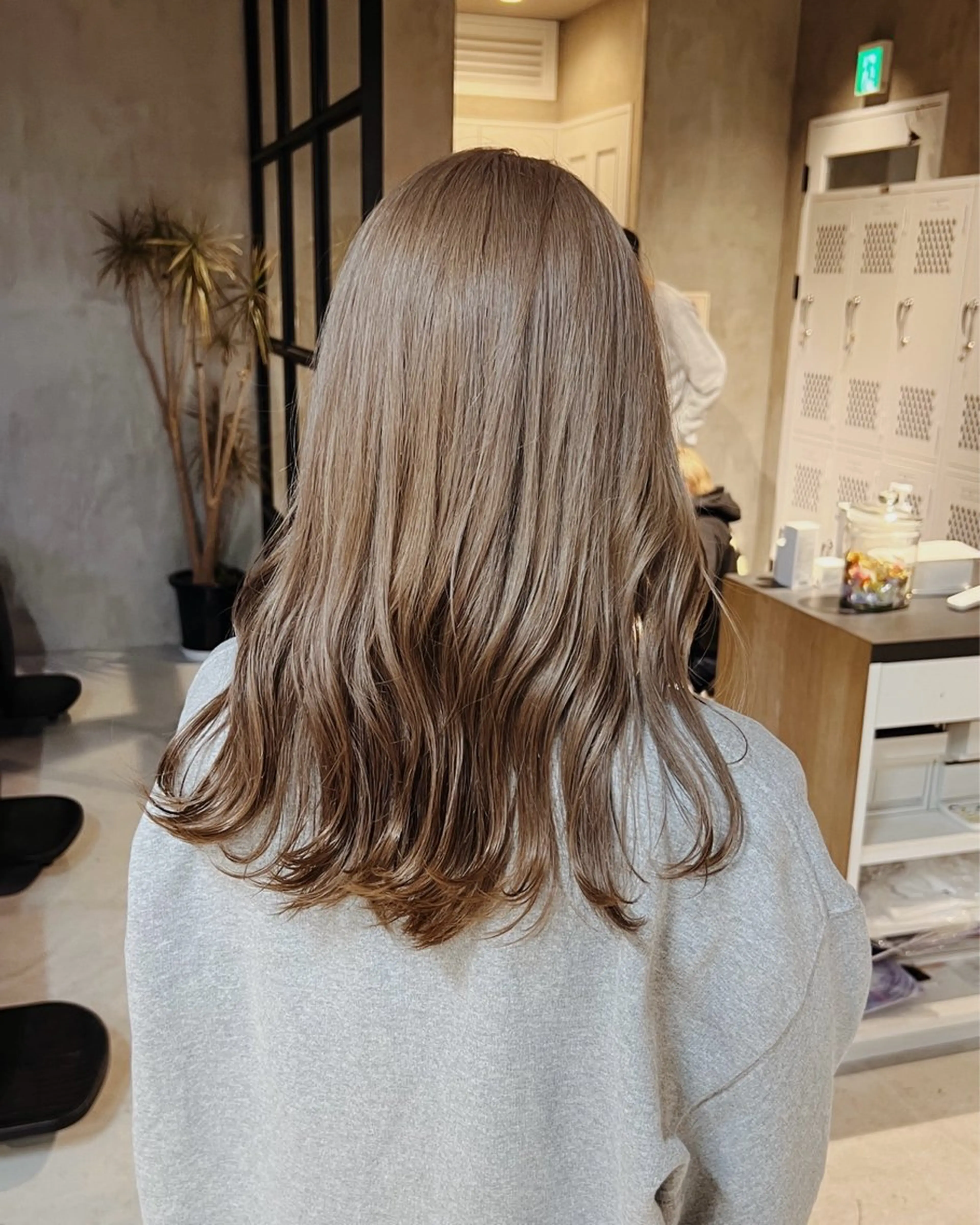 セミロング カラー パーマ ヘアアレンジ ベージュカラー ブリーチ ブロンド ケアブリーチ ダブルカラー カット トリートメント ショートヘア原宿 fifth コシのヘアスタイル