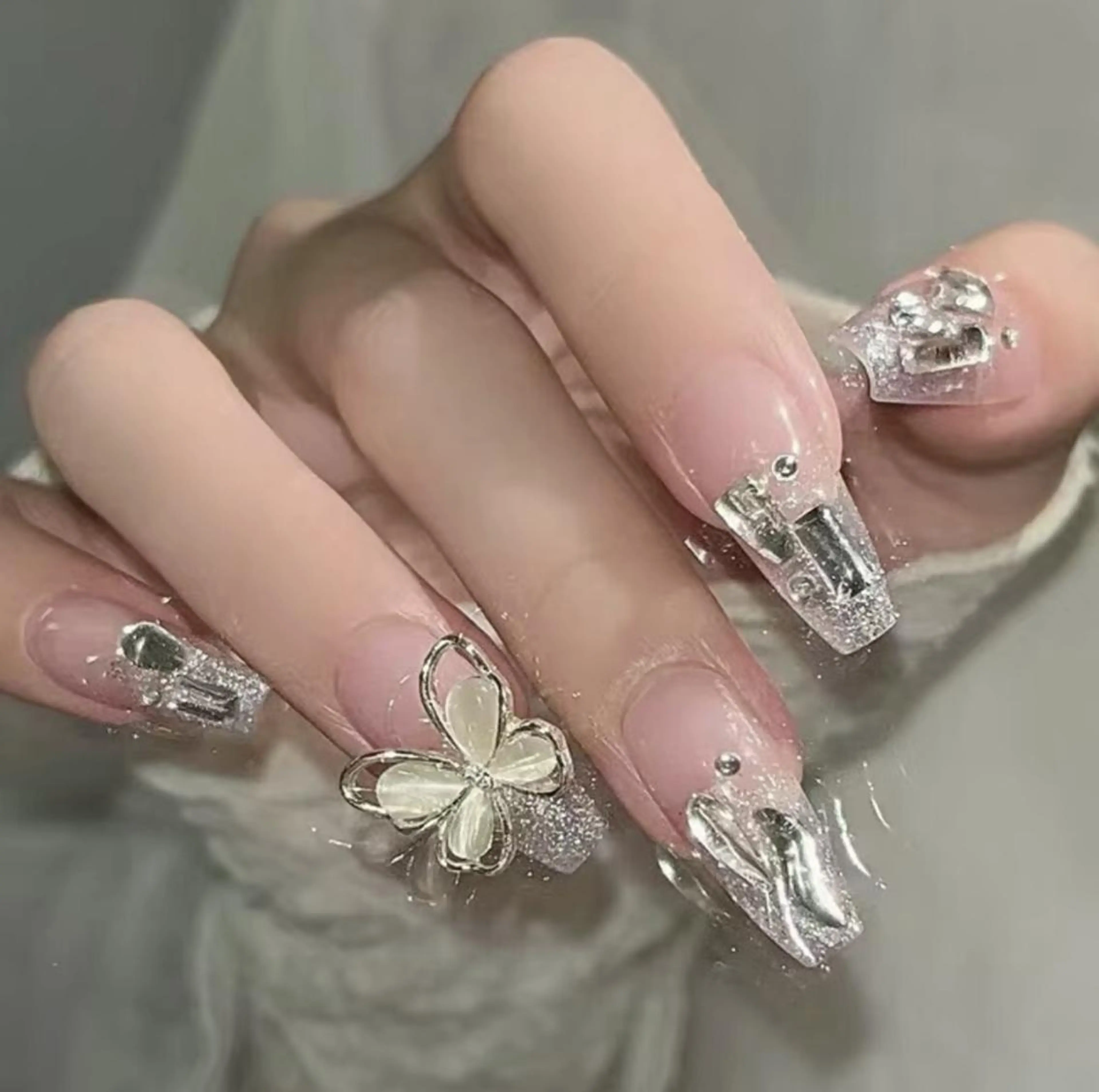 ネイル Nini Nail Salonのネイルデザイン