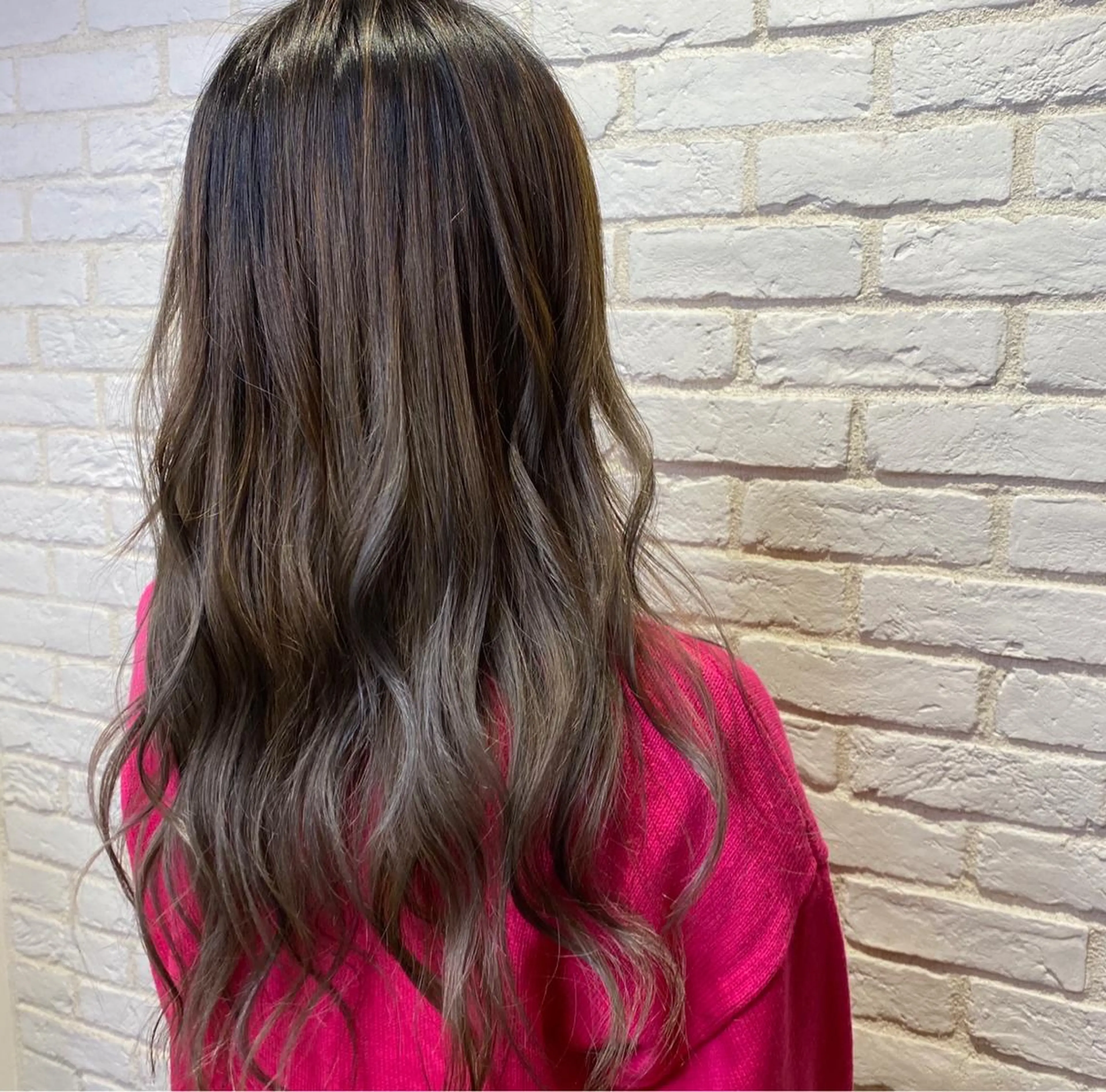 ロング カラー TRUCK トラックのヘアスタイル