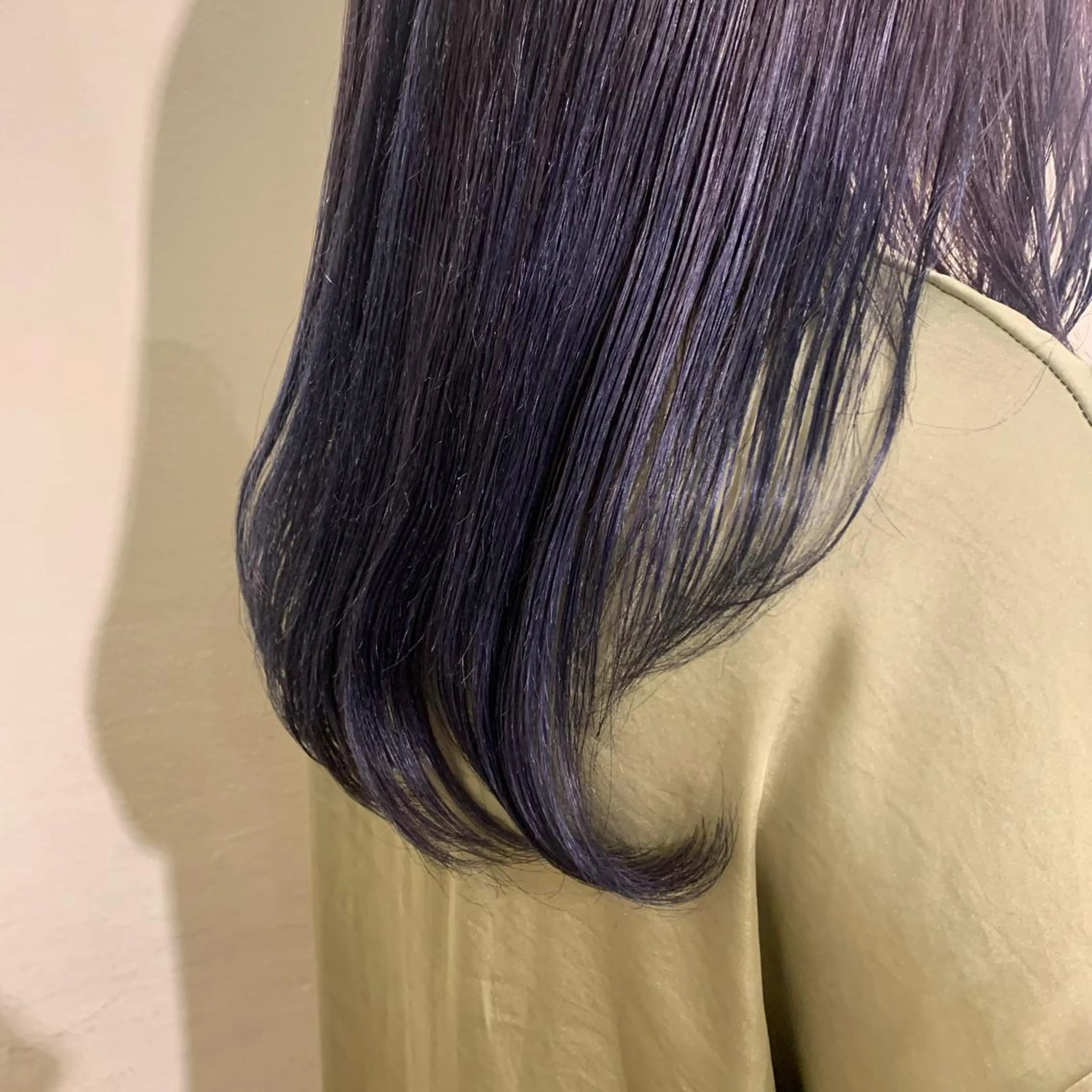 カラー ブルーカラー MAKE'S omotesando所属・狐塚 未咲のヘアスタイル