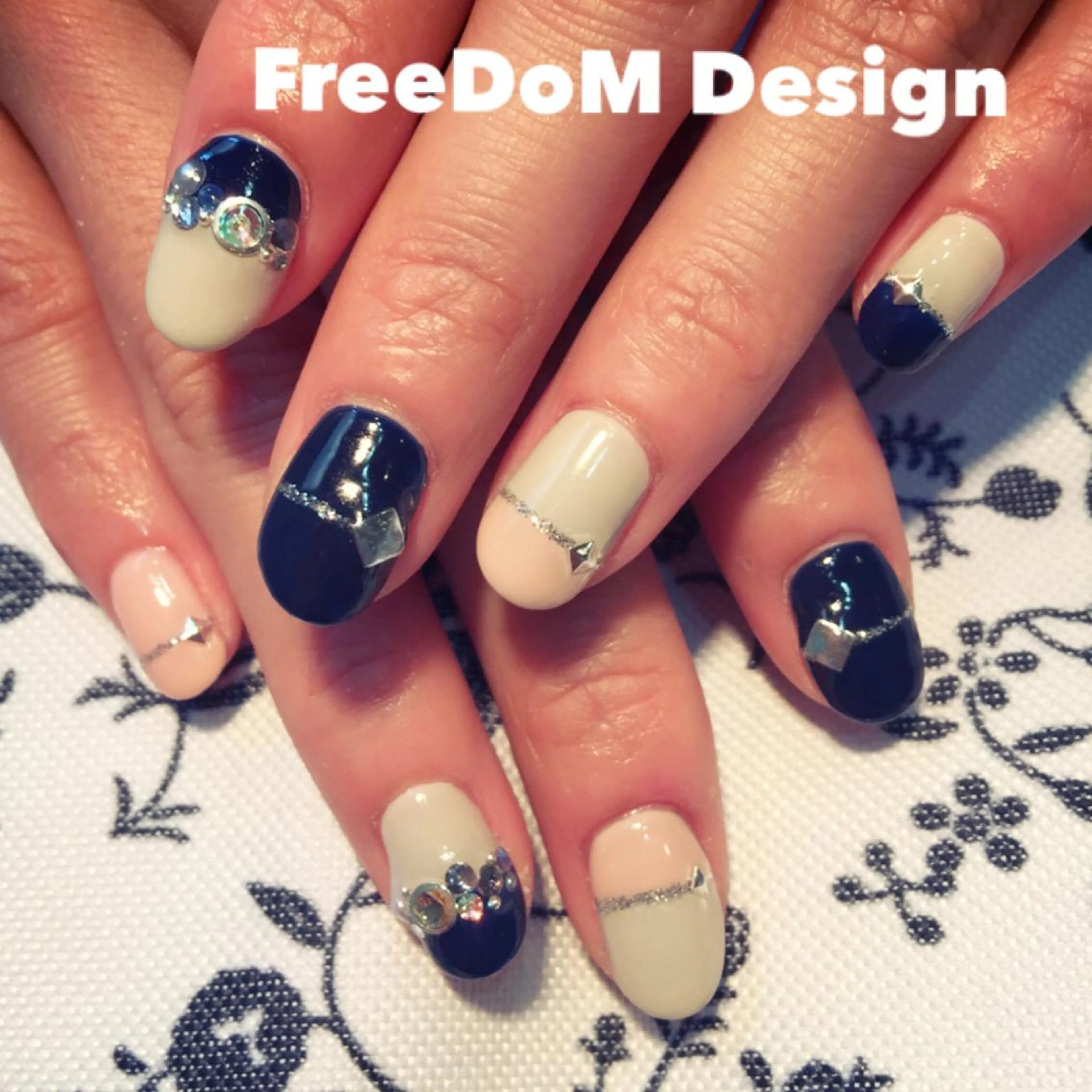 ネイル アートネイル ＦreeDoＭ   Design所属・W KUMIのネイルデザイン