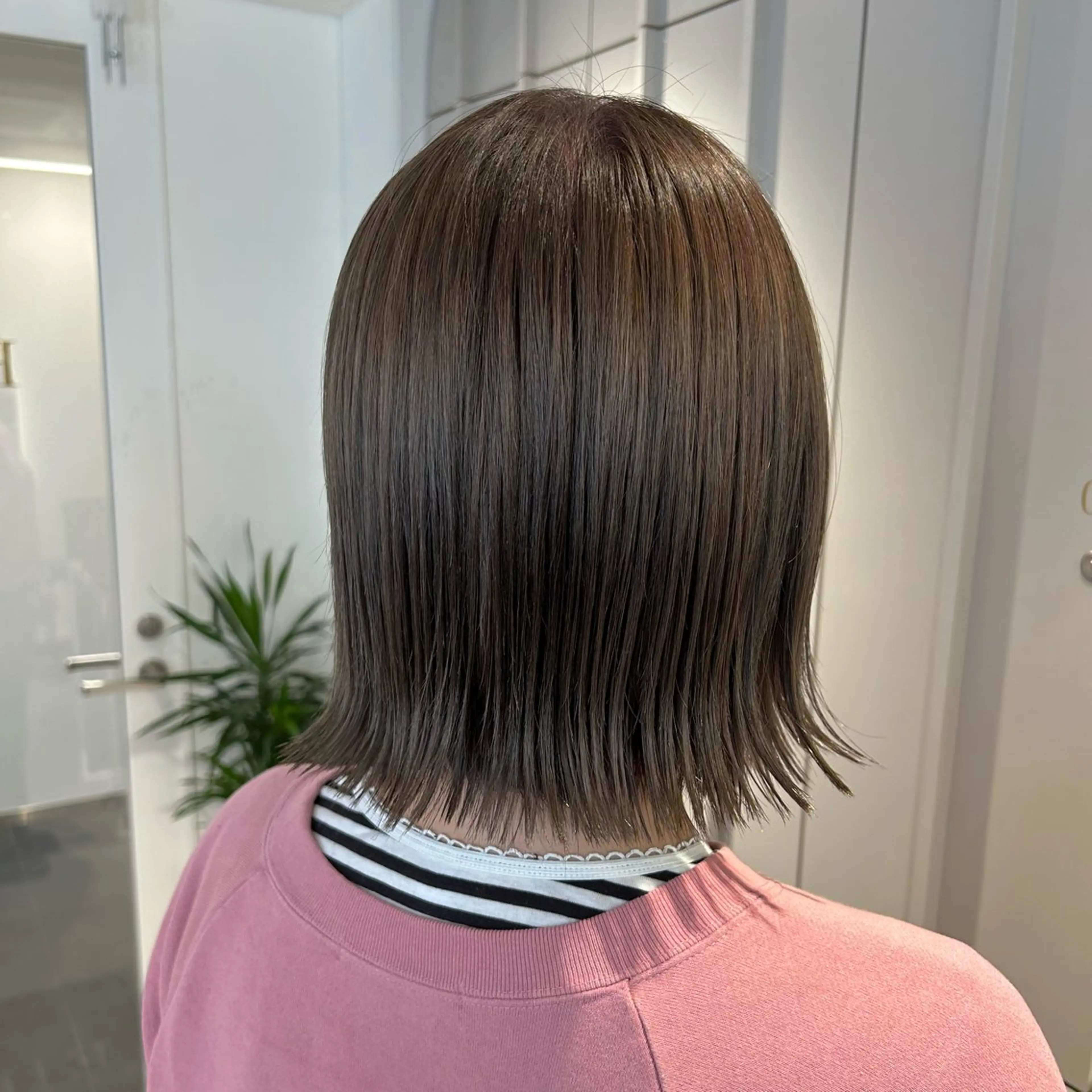 ショート カラー ヘアカラー トリートメント 若狭 愛梨のヘアスタイル