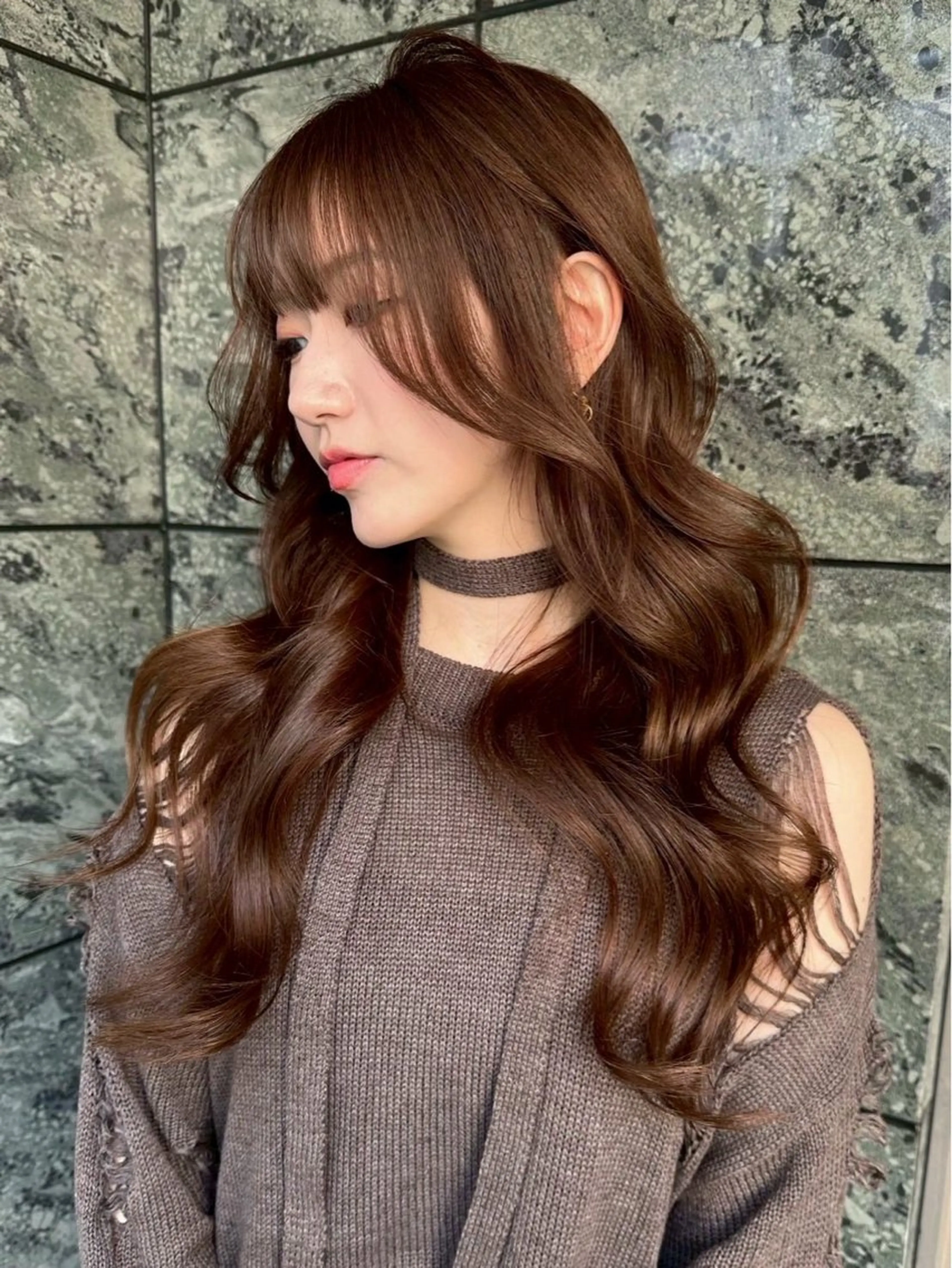 セミロング カラー ブラウンカラー チョコレートブラウン 半邉 真那斗のヘアスタイル