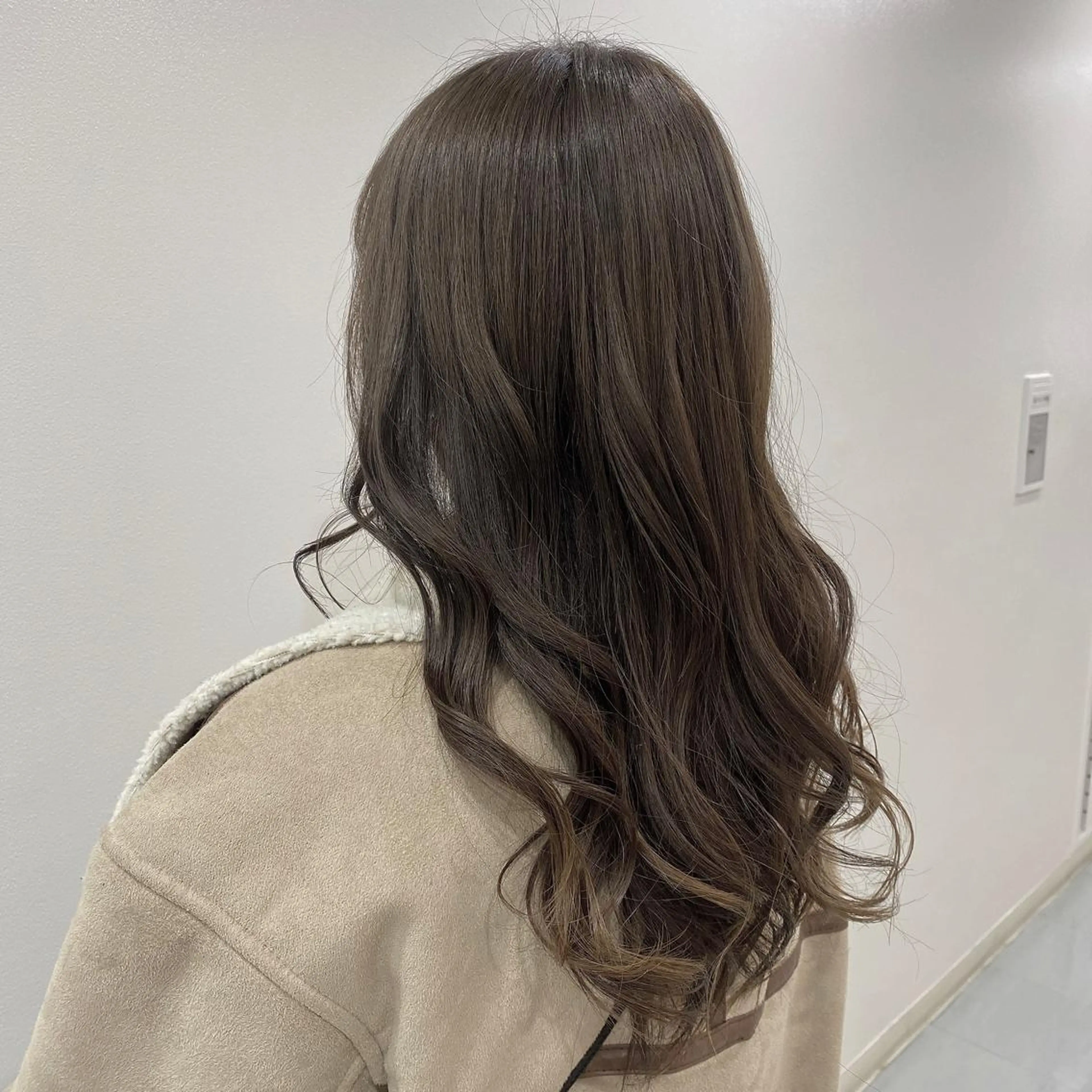 ロング カラー EMANON心斎橋所属・マンツーマン女性 美容師 奏のヘアスタイル