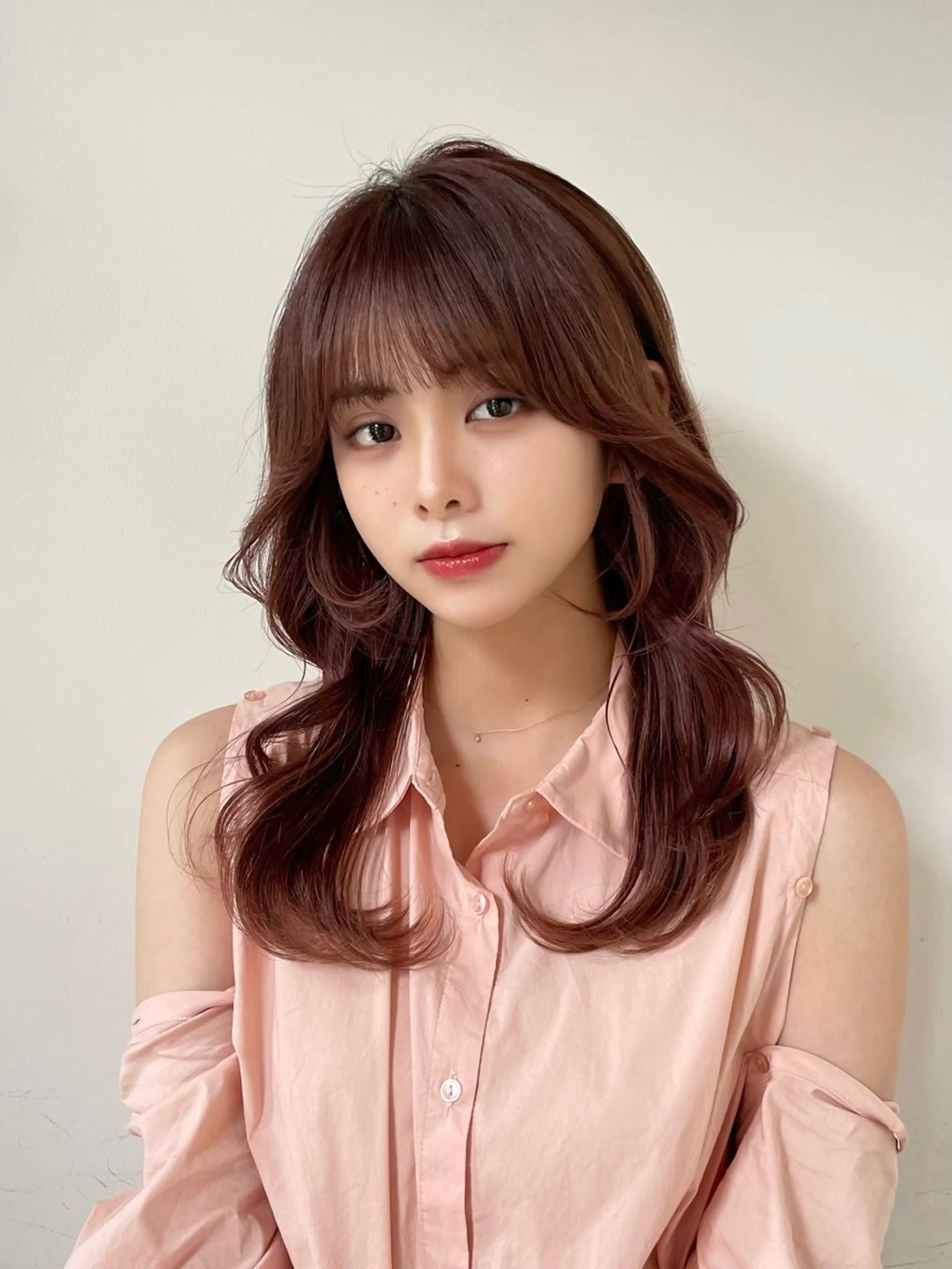 ミディアム ピンクブラウン くびれヘア レイヤーカット カット ヘアカラー トリートメント ❤️ショートカット ・顔周りカット❤️のヘアスタイル