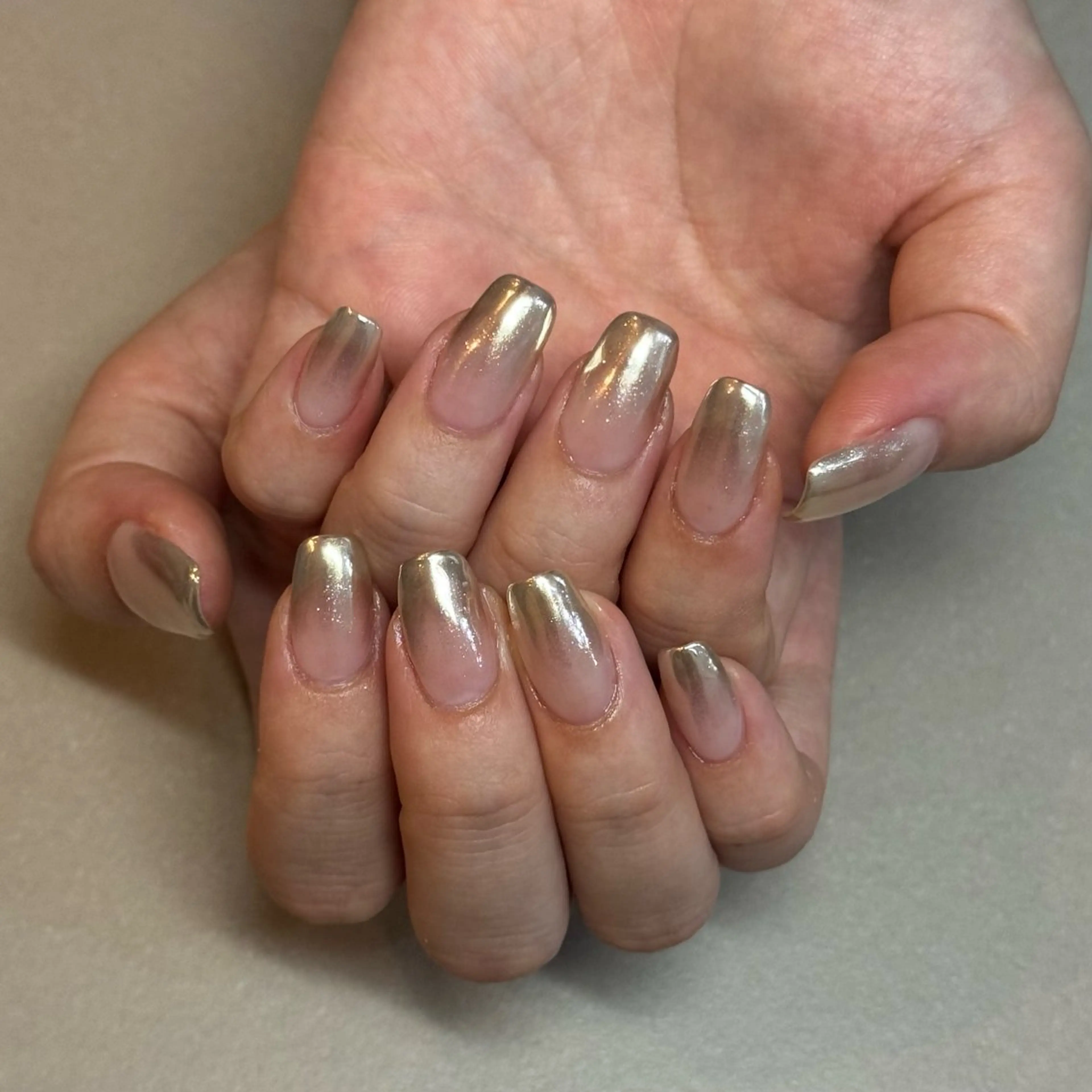 ネイル グラデーション ミラーネイル ハンドネイル Momoka ネイリスト福岡/薬院のネイルデザイン