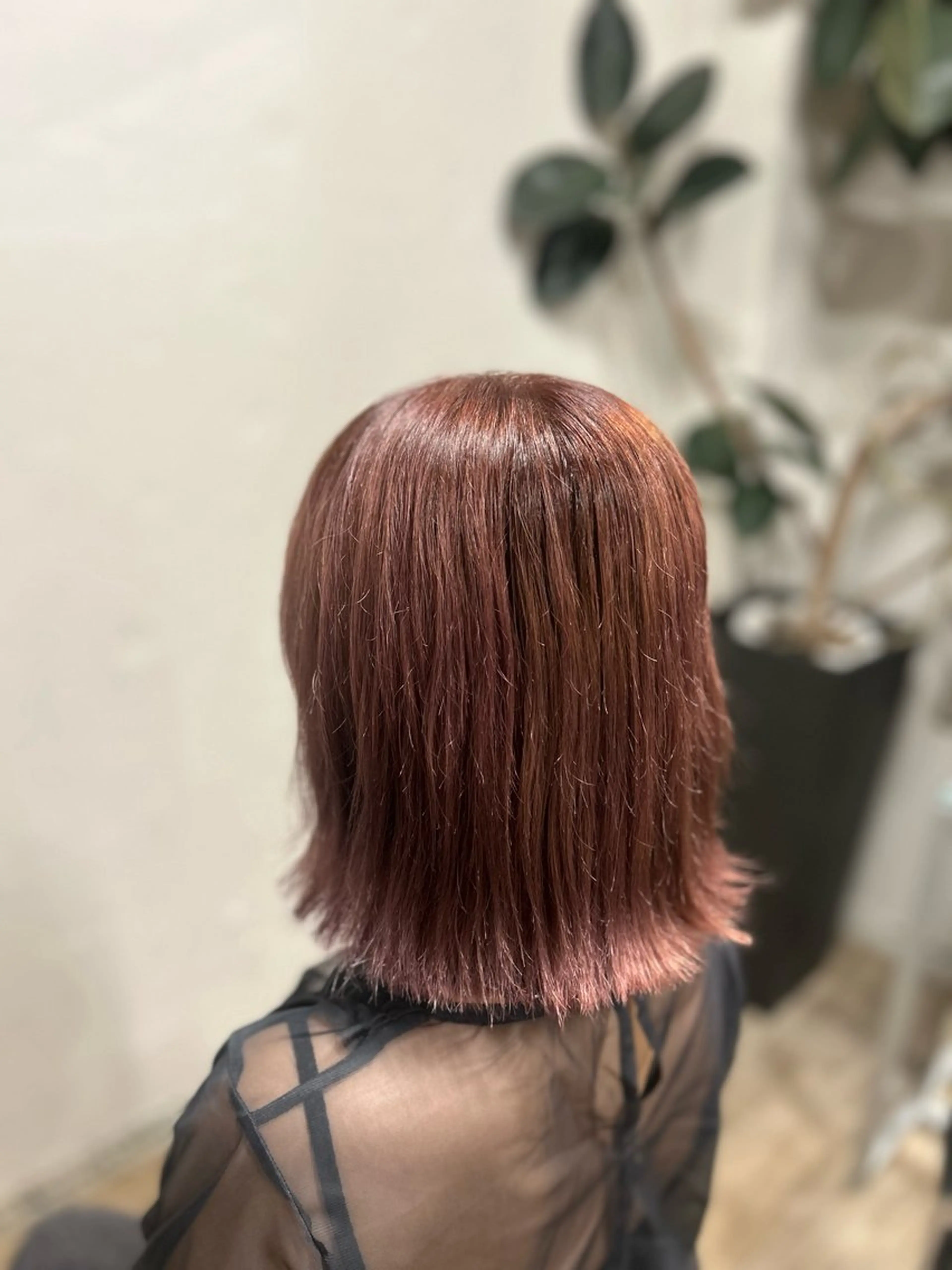 ミディアム ヨシタニ ヒナタのヘアスタイル