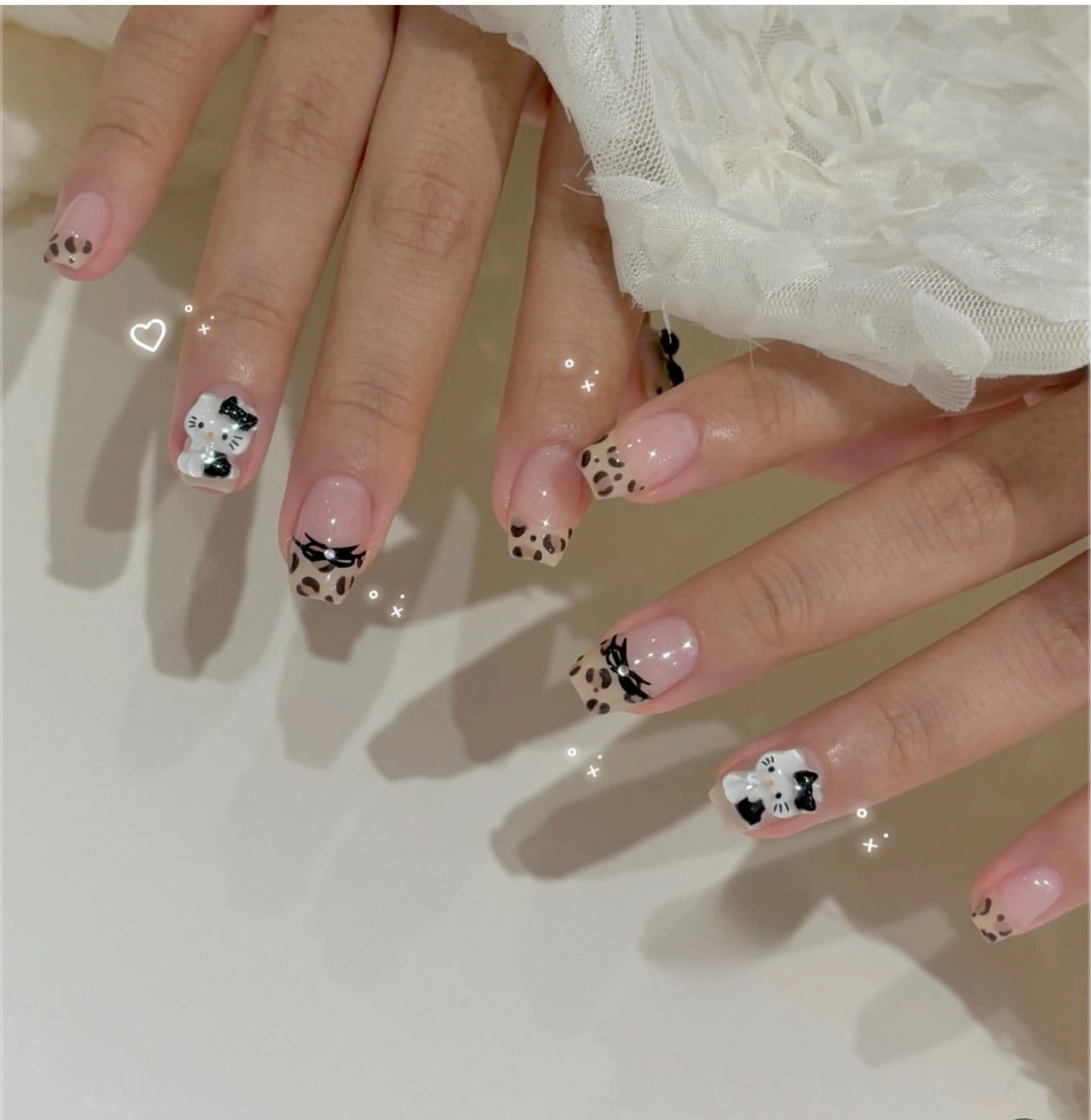 ネイル フレンチネイル キラキラネイル マグネットネイル ミラーネイル ニュアンスネイル ハンドネイル Lyn TA Nailのネイルデザイン