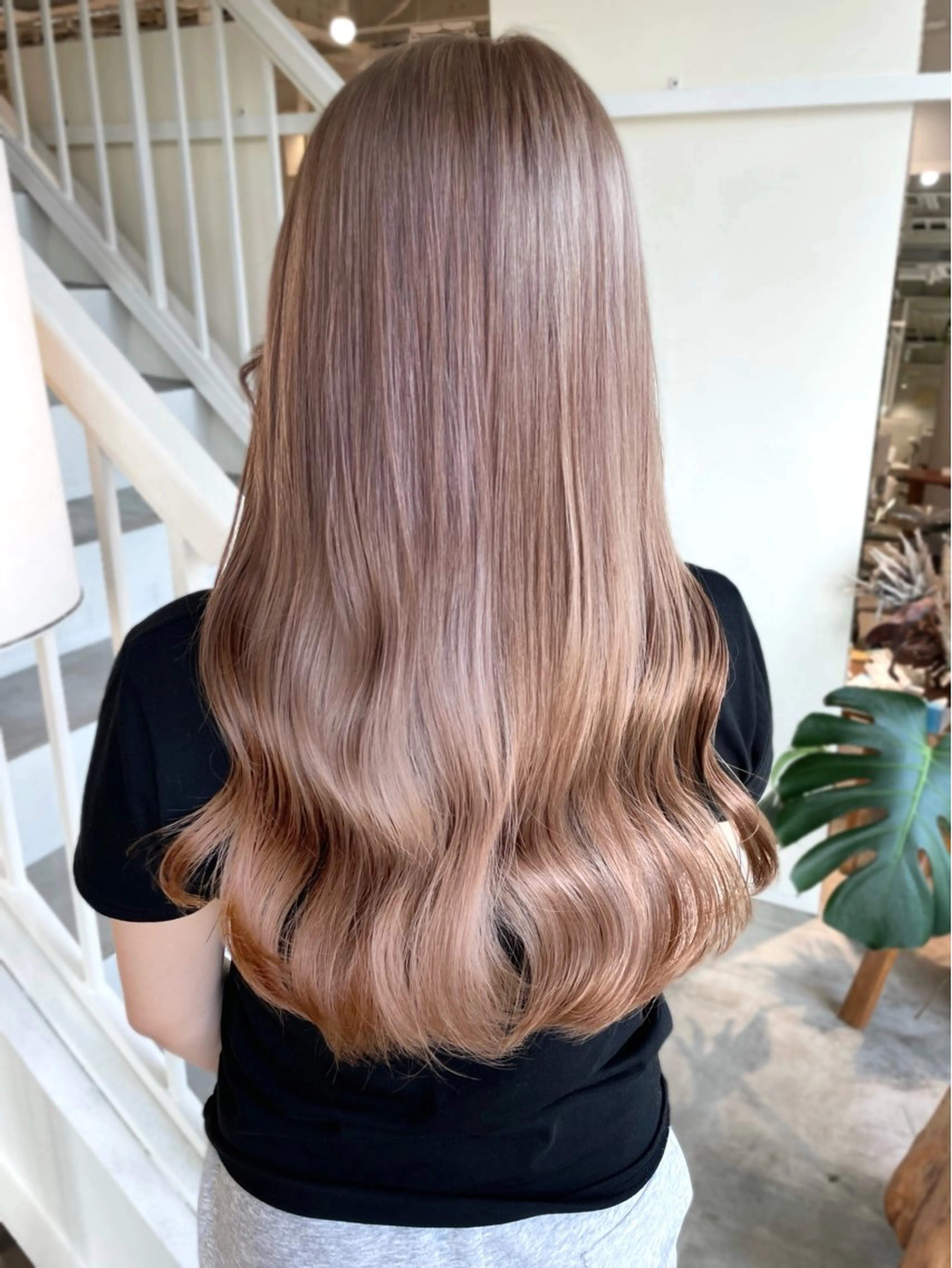 ロング カラー ヘアカラー 林 千聖のヘアスタイル