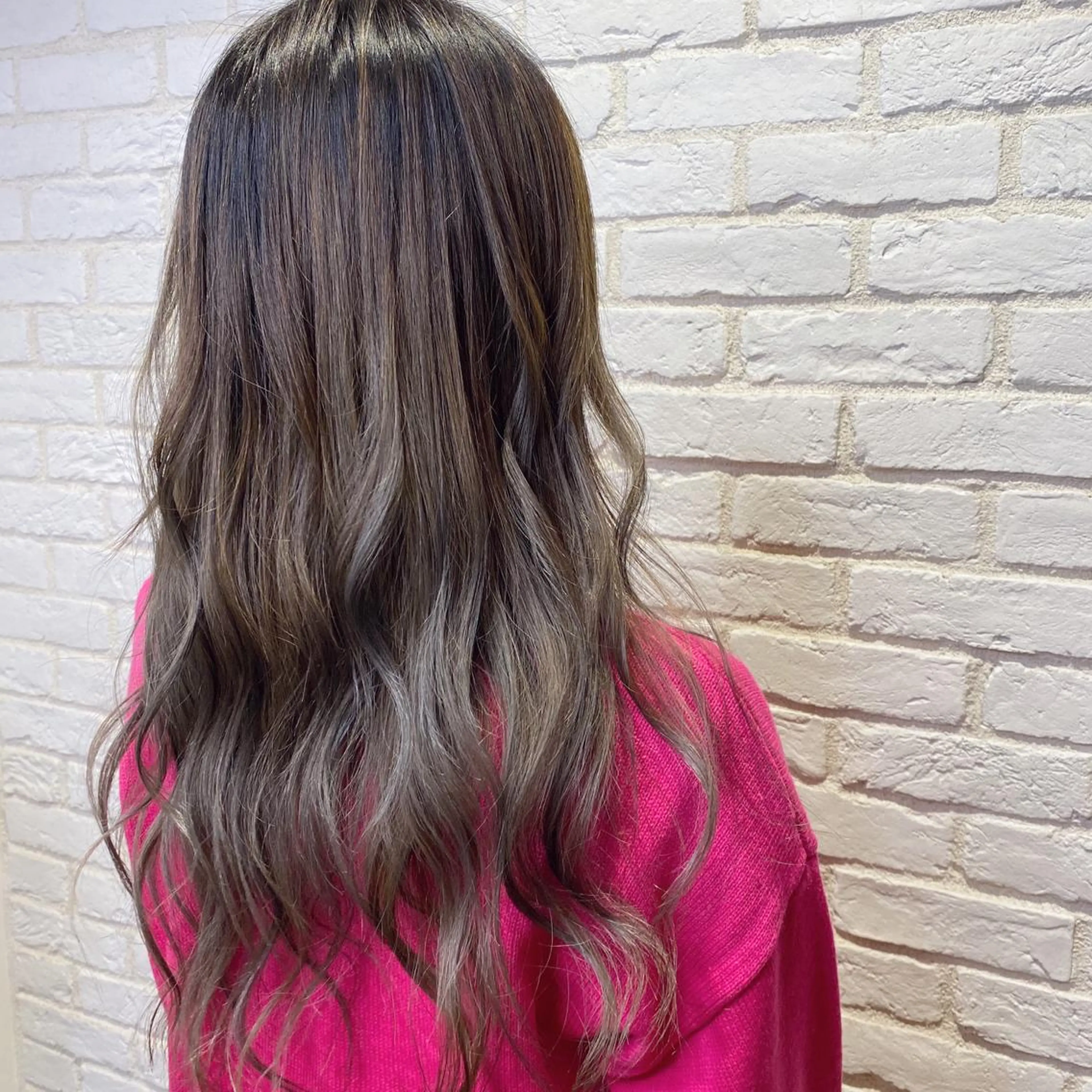 ロング カラー TRUCK トラックのヘアスタイル