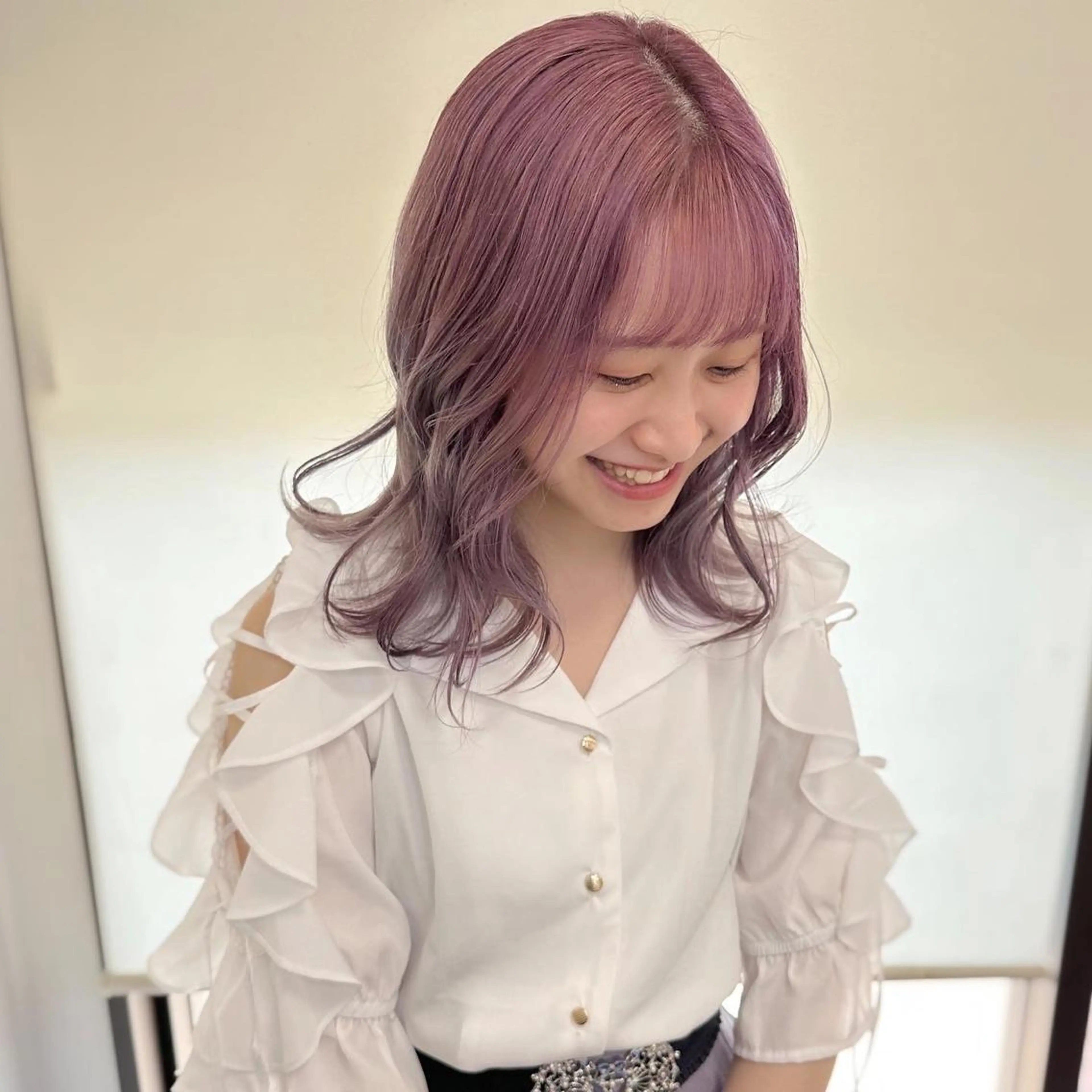 ミディアム カラー カット ヘアカラー peg.hair所属・ブリーチカラー🫧 森　凪沙のヘアスタイル