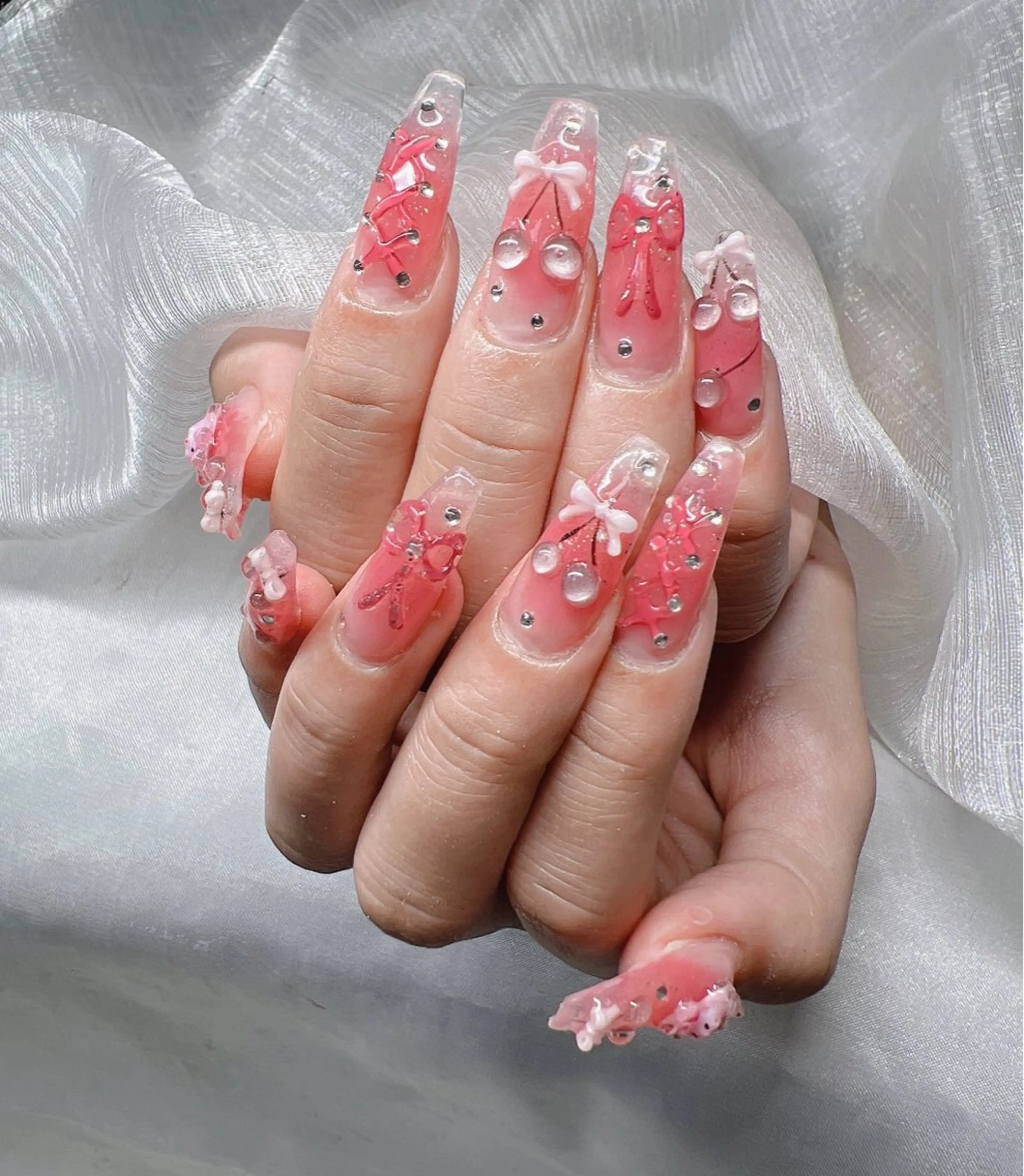 ネイル 長さ出し グラデーション 卒業式 キラキラネイル マグネットネイル ハンドネイル Lee Nailsのネイルデザイン