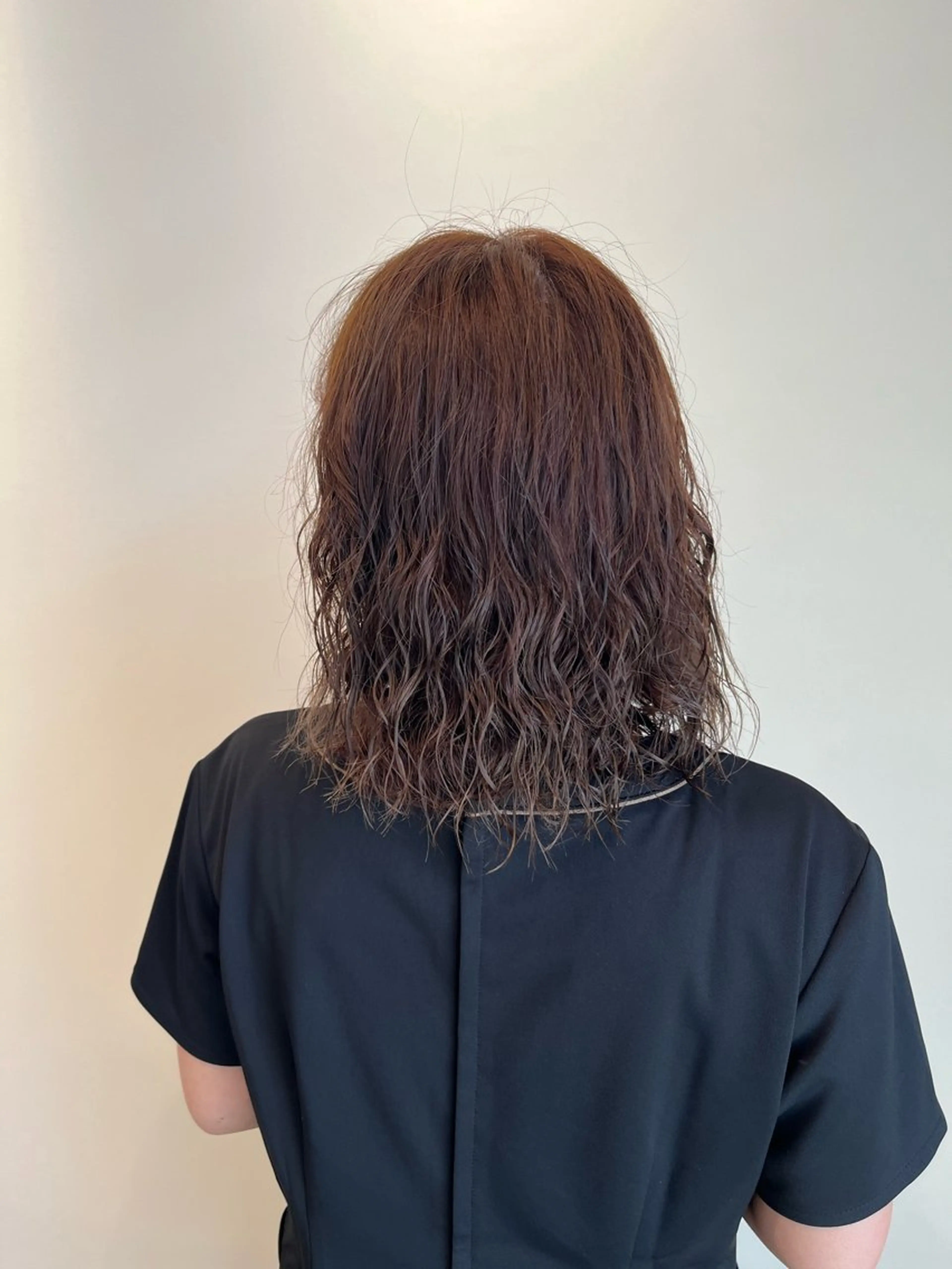 ミディアム ミディアムパーマ KAREN（ému） 伏見/パーマモデルのヘアスタイル