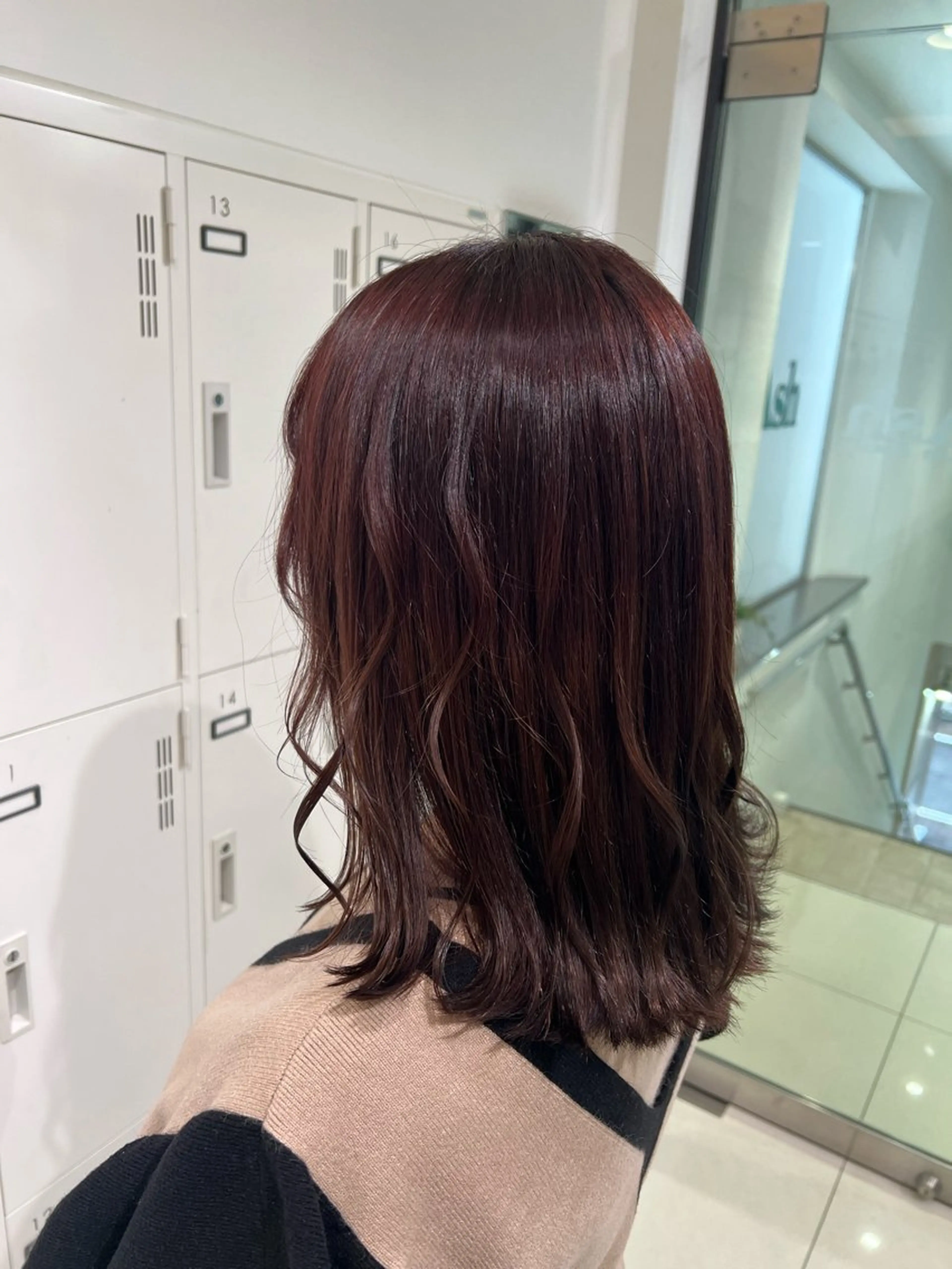 ミディアム カラー ブリーチ ボルドーカラー ヘアカラー トリートメント 暖色カラー🌹 中山由梨のヘアスタイル