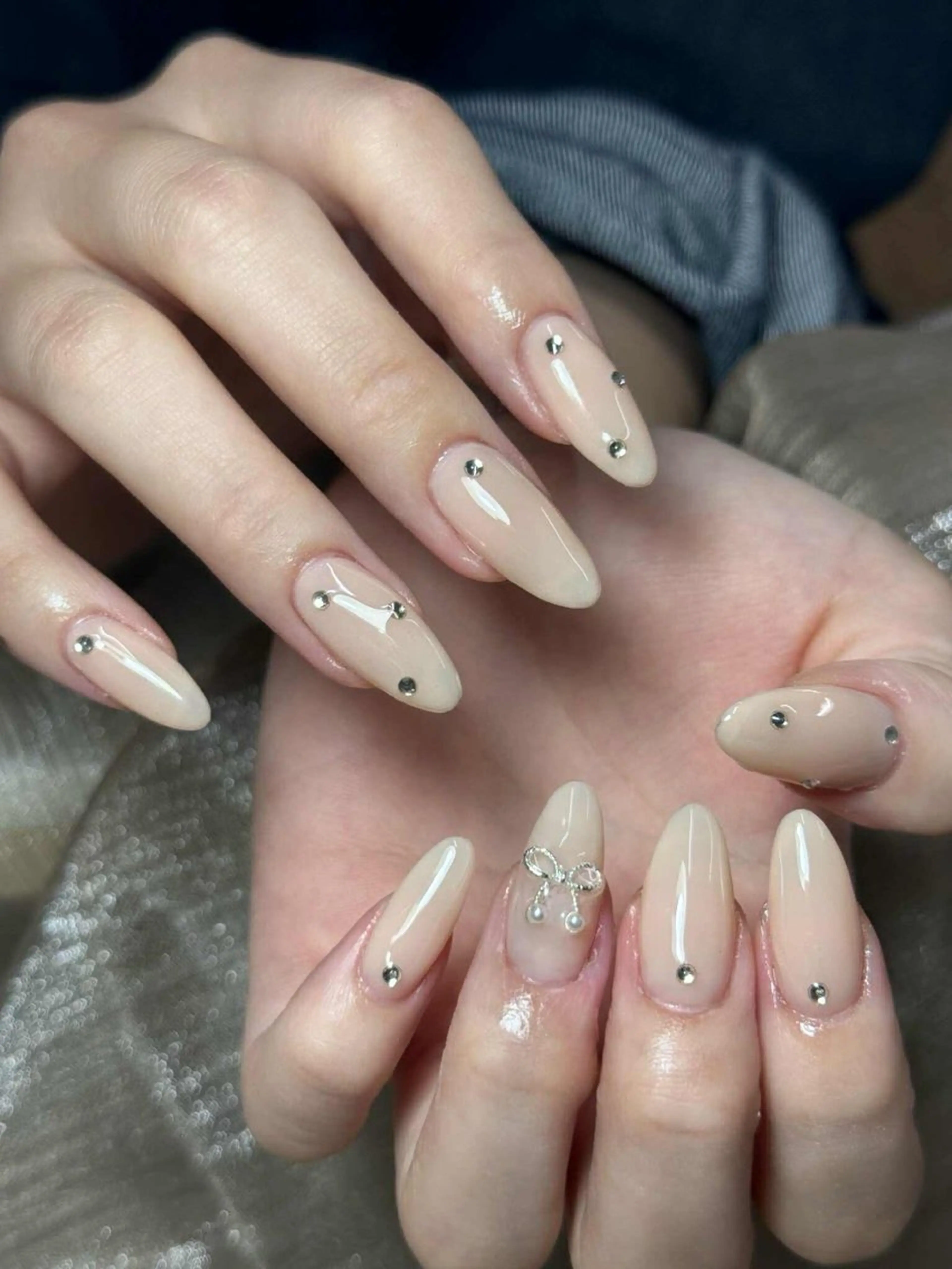 ネイル オーロラネイル ブルー チークネイル フットネイル フレンチネイル ハンドネイル EMY 168 池袋のネイルデザイン