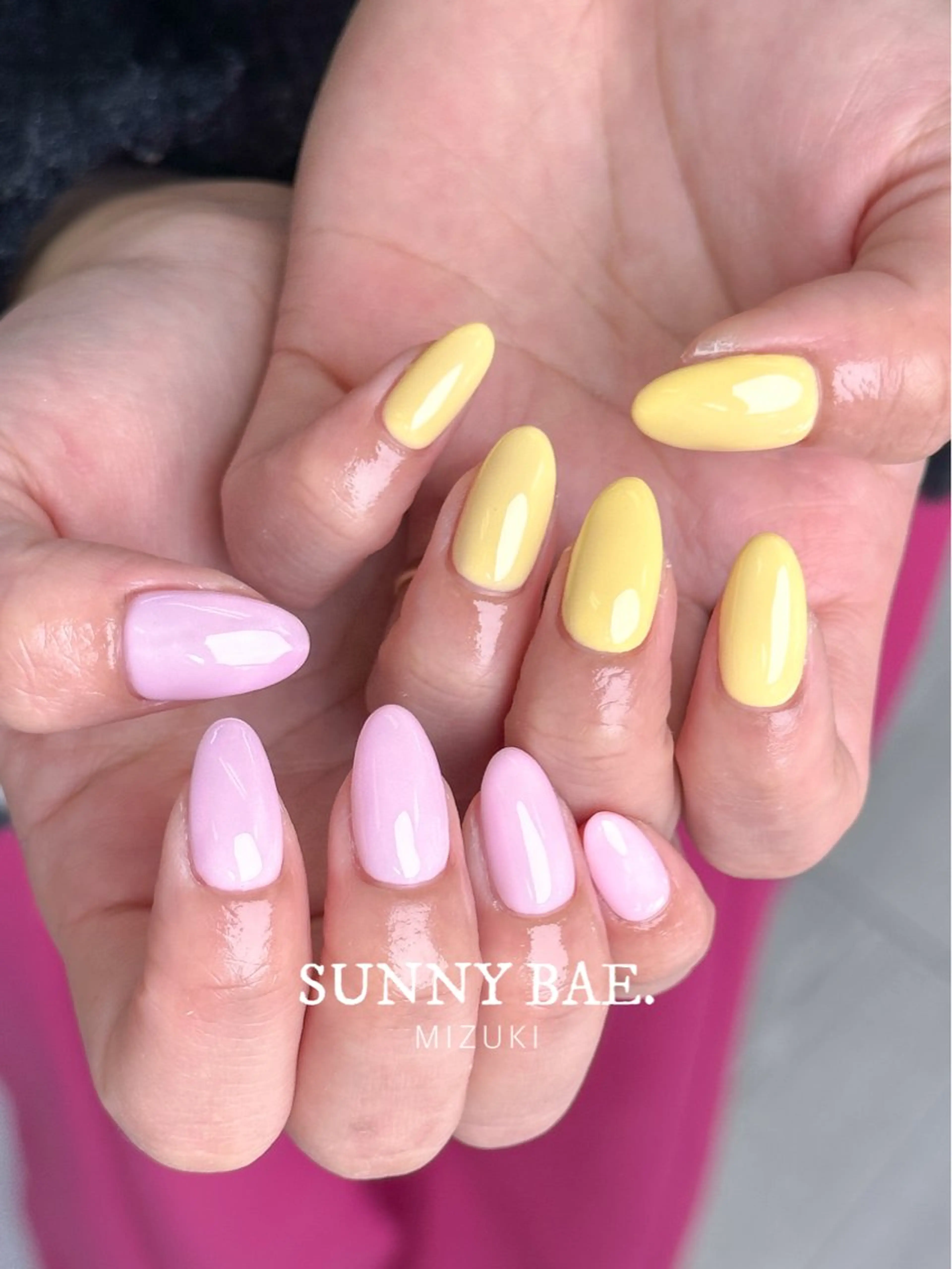 ネイル ワンカラーネイル ピンク 春ネイル 黄色 ハンドネイル SUNNY BAE. 🌼MIZUKIのネイルデザイン
