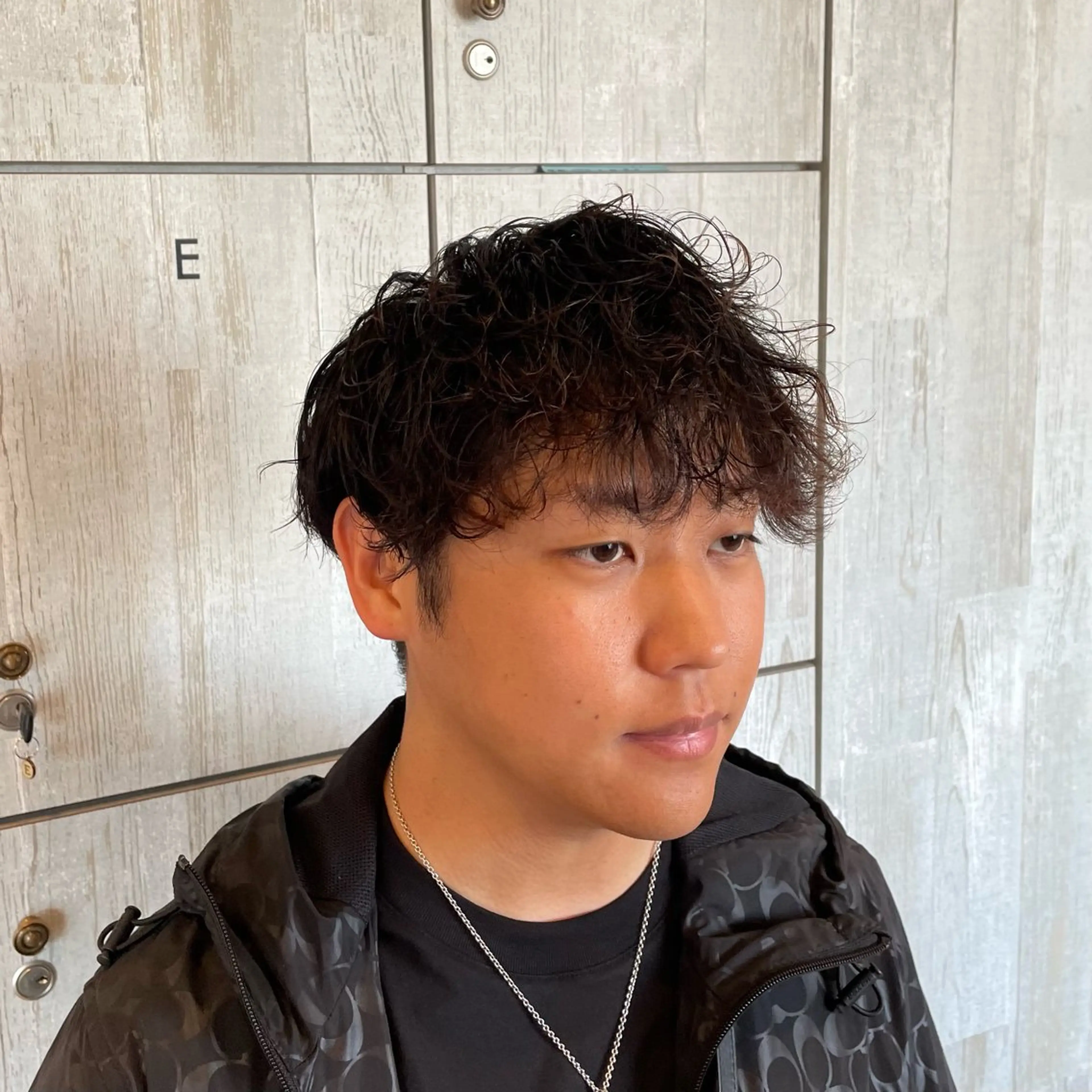 メンズ 夏向/ハイトーン /パーマのヘアスタイル