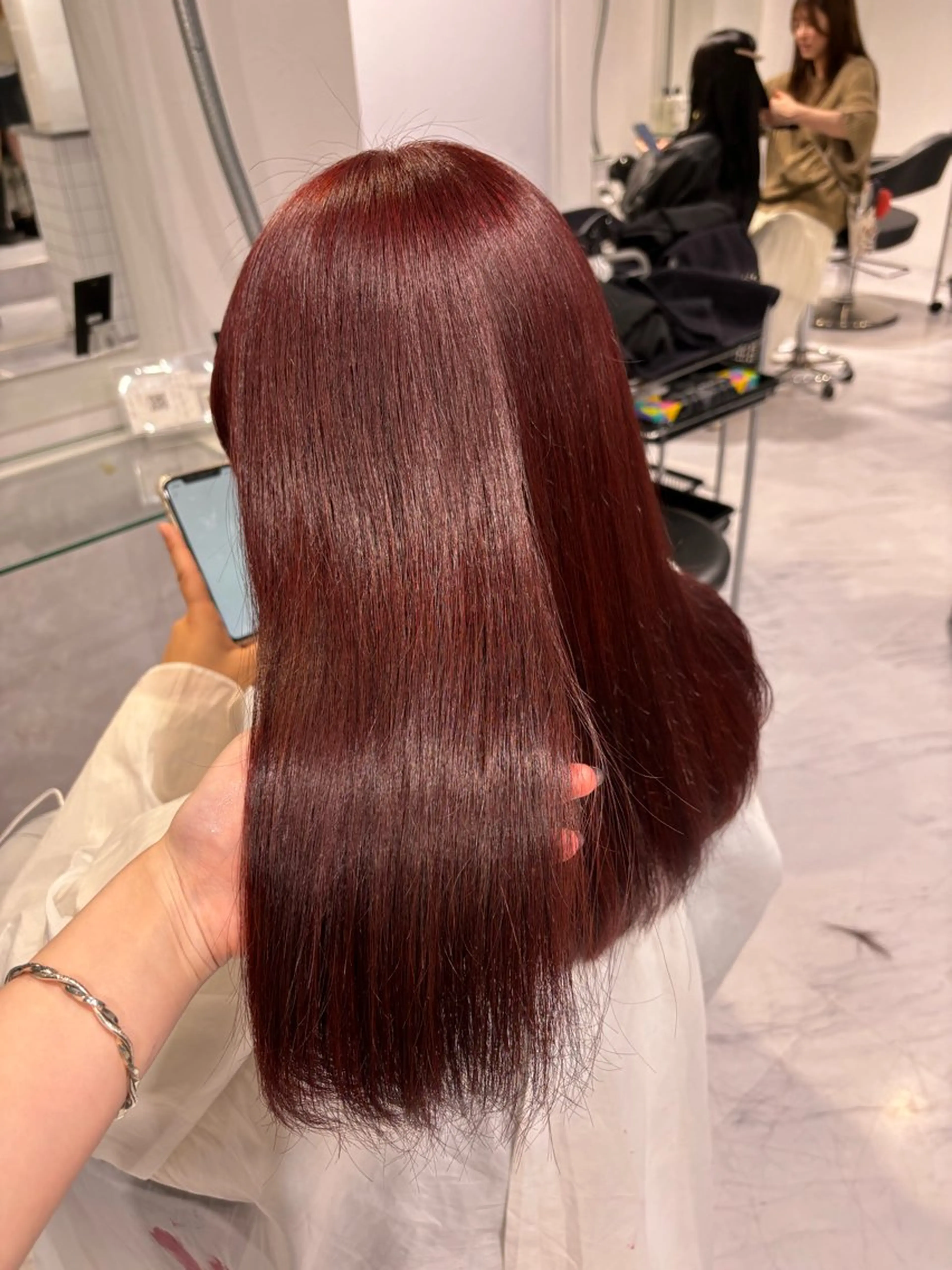 ロング カラー レッドカラー 表参道♡暗髪^ྀི 艶カラー♡アユミのヘアスタイル