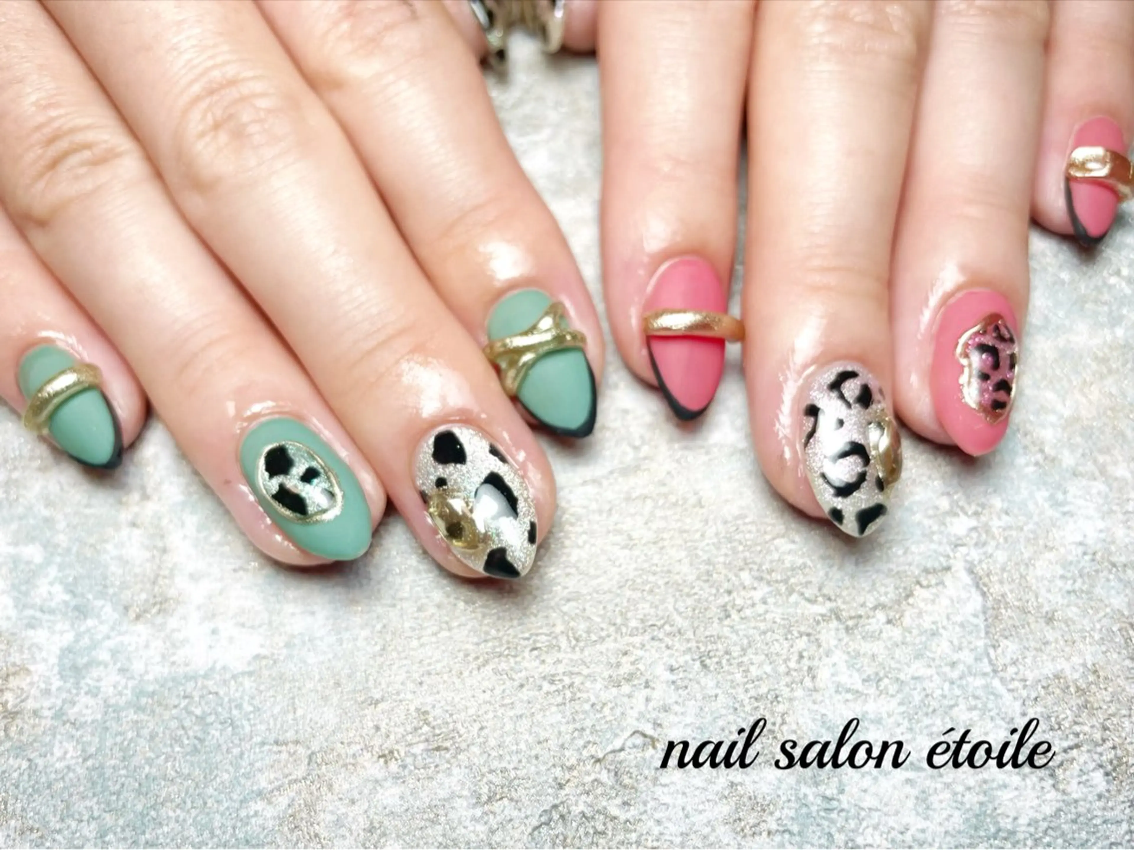 ネイル アニマル柄 フレンチネイル グリーン マグネットネイル マットネイル ハンドネイル nail salon étoileのネイルデザイン