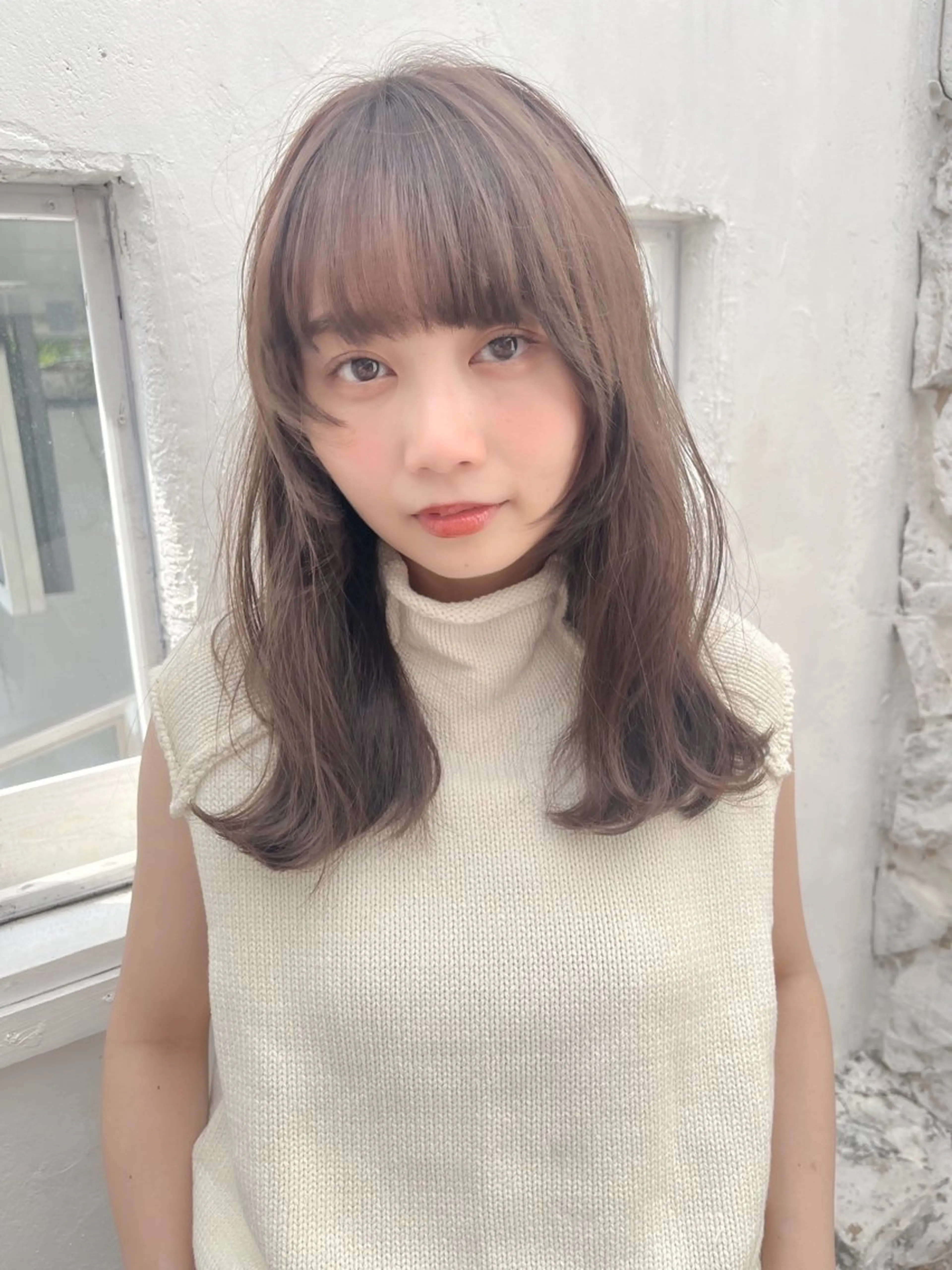 セミロング カラー ベージュカラー 透明感カラー カット ヘアカラー 透明感カラー│ レイヤーヘア中居美樹のヘアスタイル