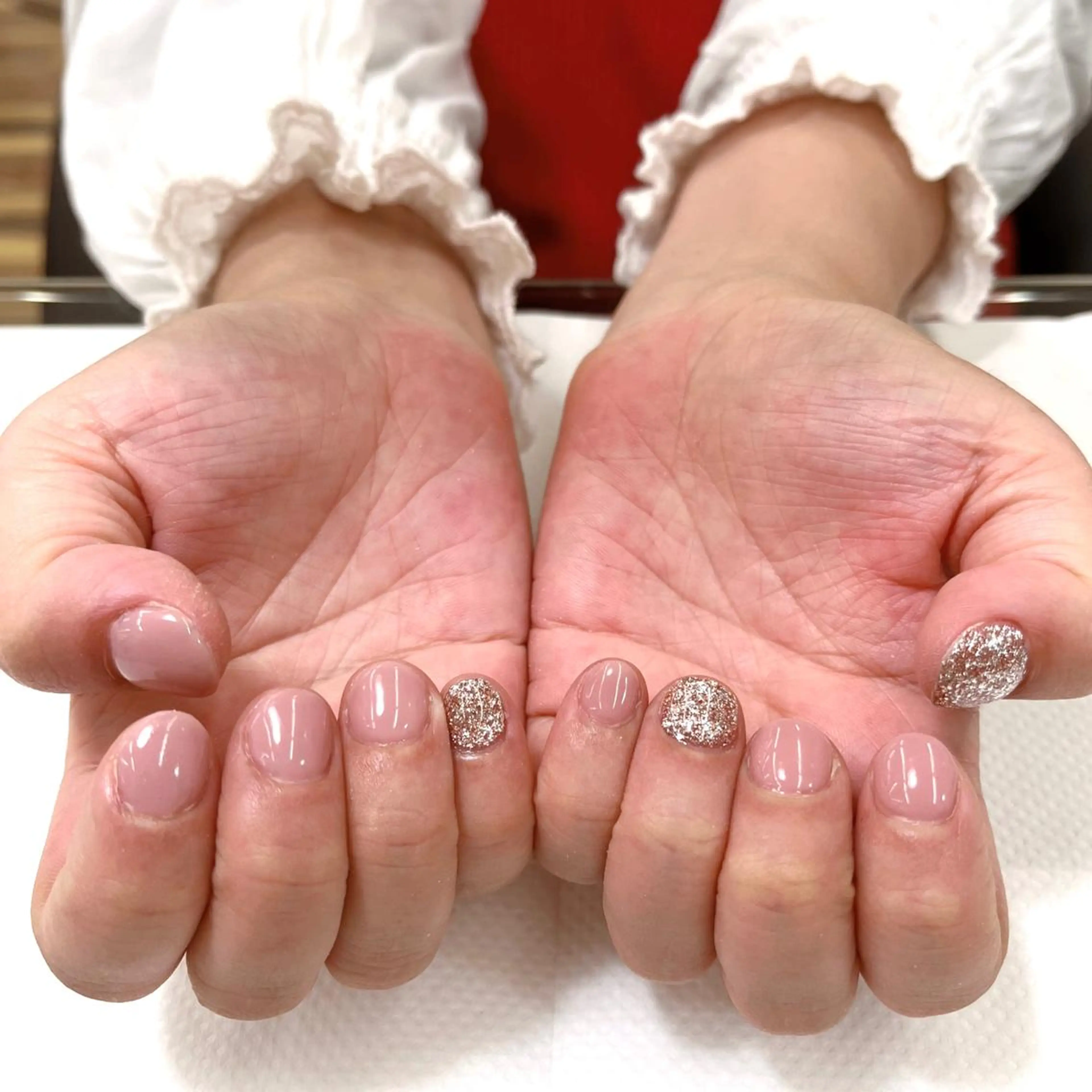 ネイル キラキラネイル ラメ(グリッター) ピンク ピンクベージュ 【MAXKELLY】 AOYAMAのネイルデザイン