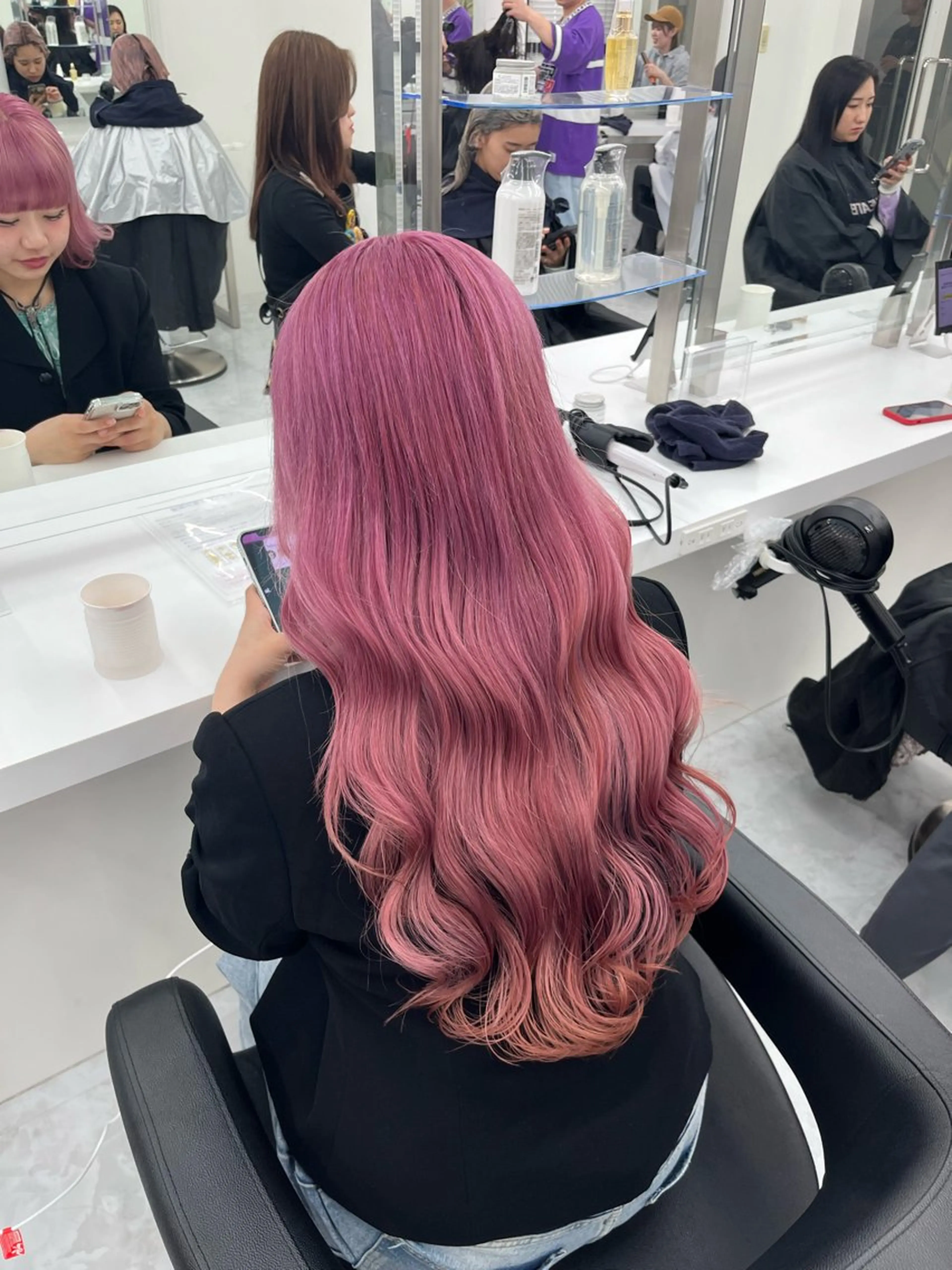 ロング カラー ヘアアレンジ 艶髪ハイトーン🫧 Kurehaのヘアスタイル