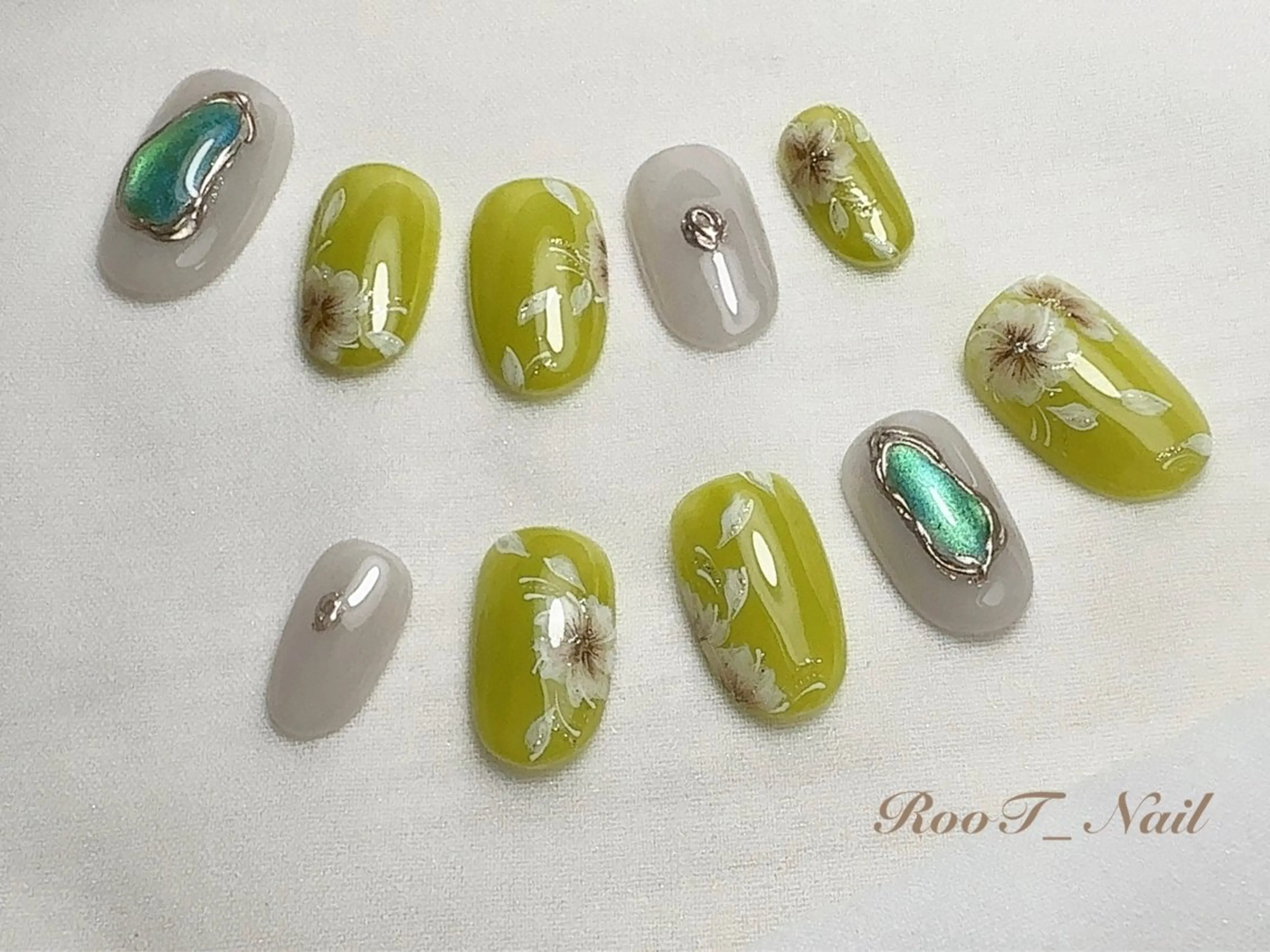 ネイル ハンドネイル RooT Nailのネイルデザイン