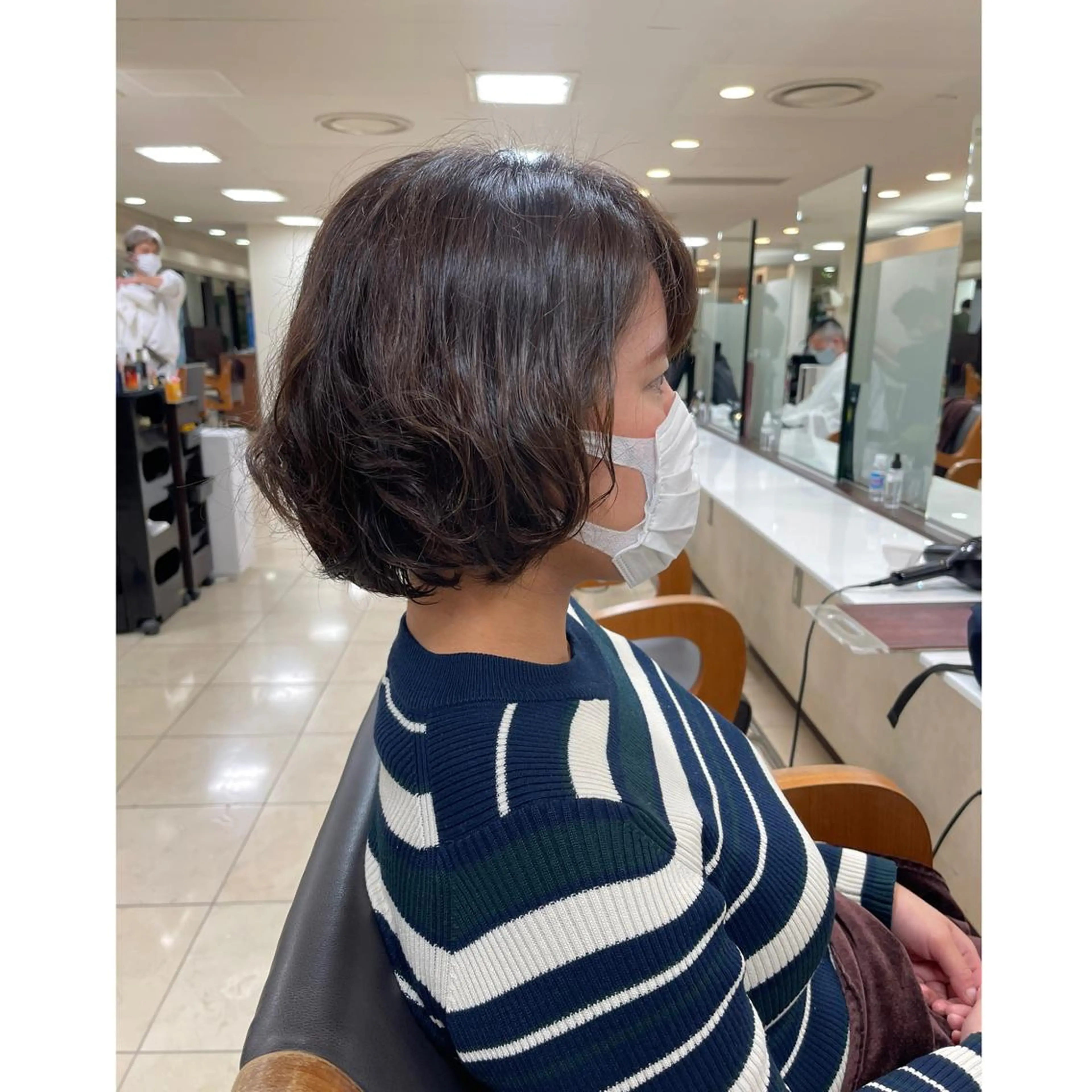 ミディアム パーマ ラカリテ所属・渋谷 りなのヘアスタイル