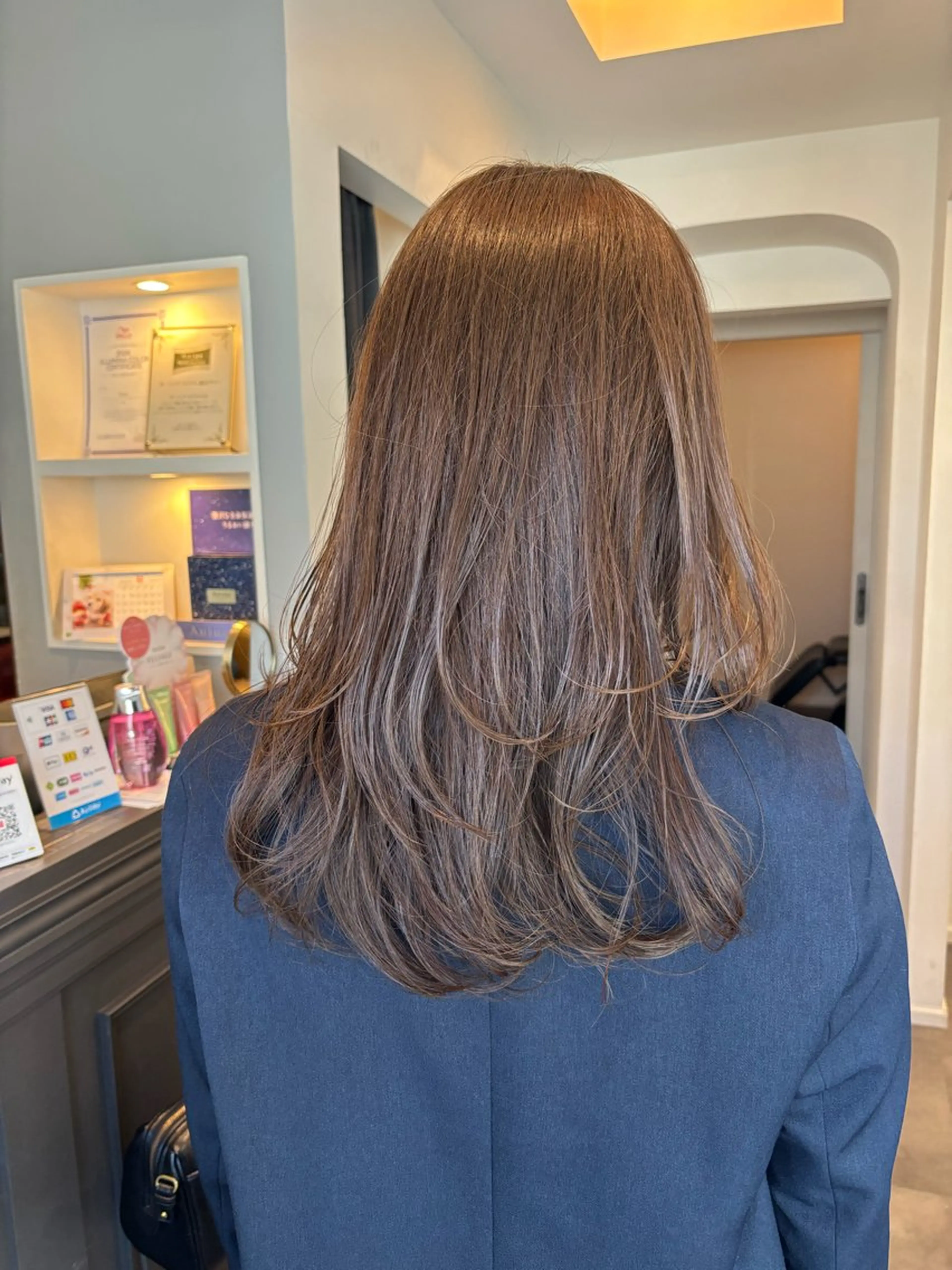 セミロング カラー カット ヘアカラー トリートメント 栗林 茉那のヘアスタイル