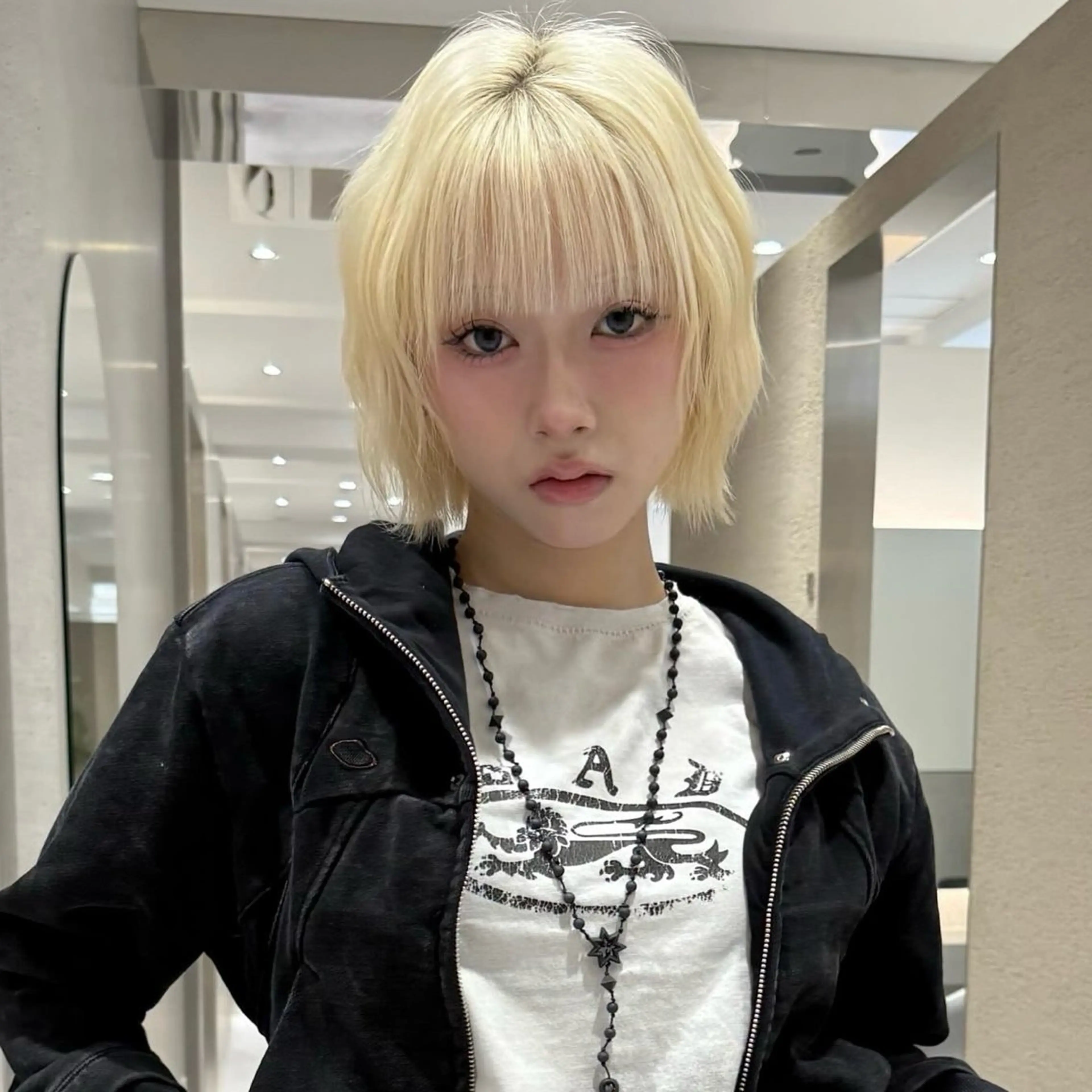 カット＋2回ブリーチ＋カラー＋トリートメントの写真