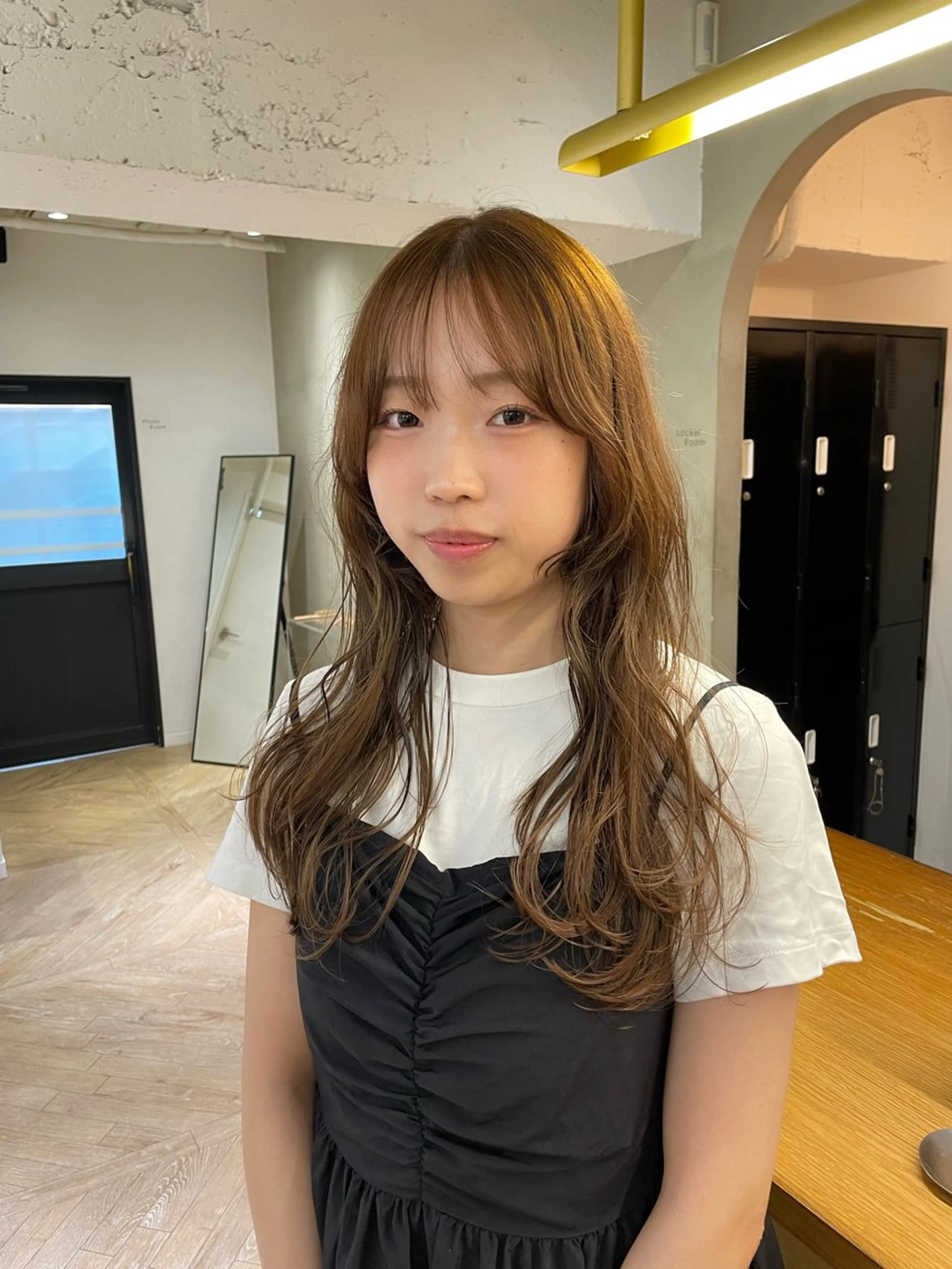 ロング カラー ベージュカラー 透明感カラー イルミナカラー トリートメント LOREN/ miuのヘアスタイル