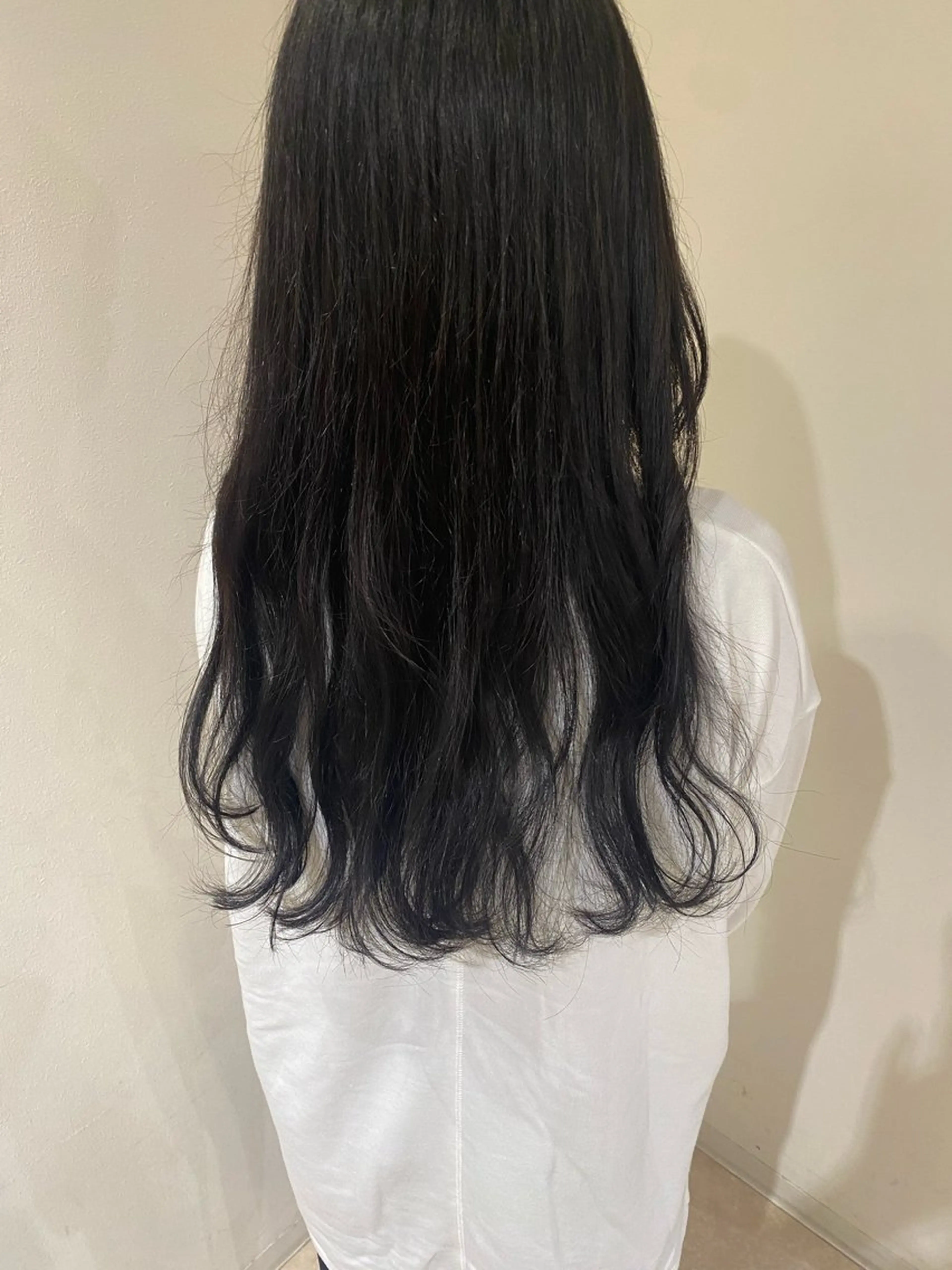 ロング カラー ブルーカラー グラデーションカラー 井上 万由のヘアスタイル