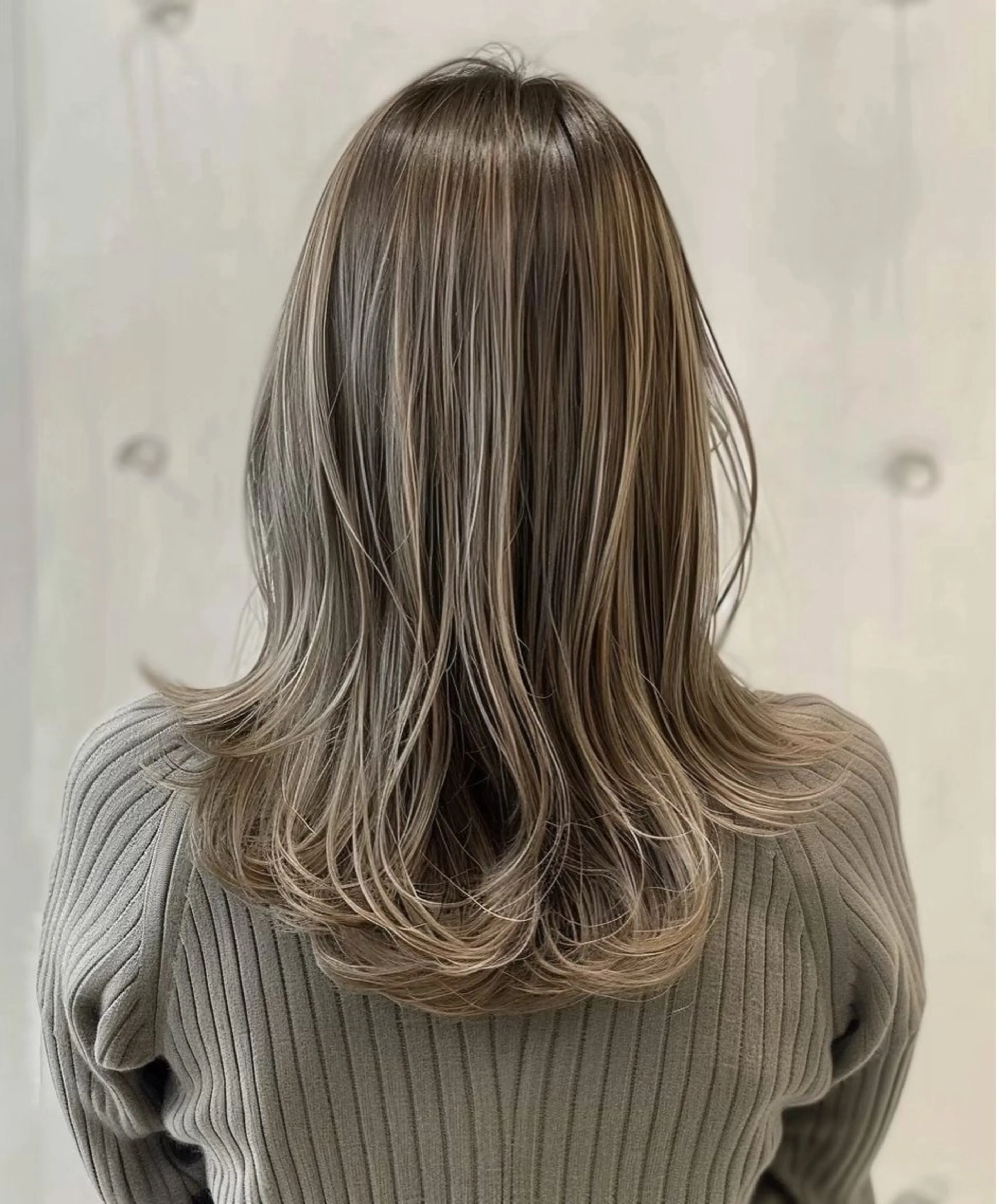 セミロング カラー ハイライトカラー ハイライト ヘアカラー ハイライトデザイン 特化/表参道/みづきのヘアスタイル