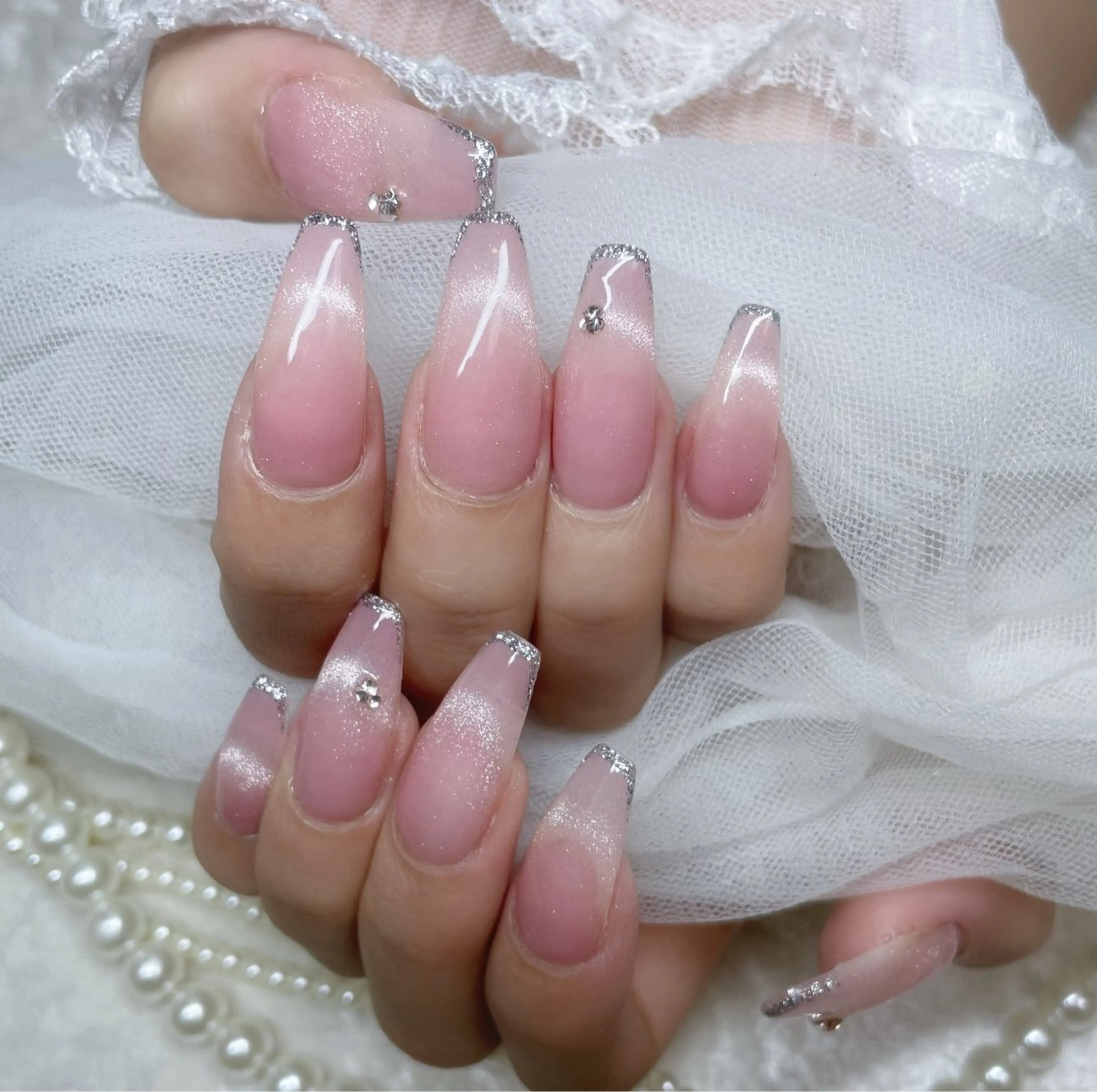 ネイル マグネットネイル ハンドネイル MINAMI໒꒱ Y2K、韓国ガーリーのネイルデザイン