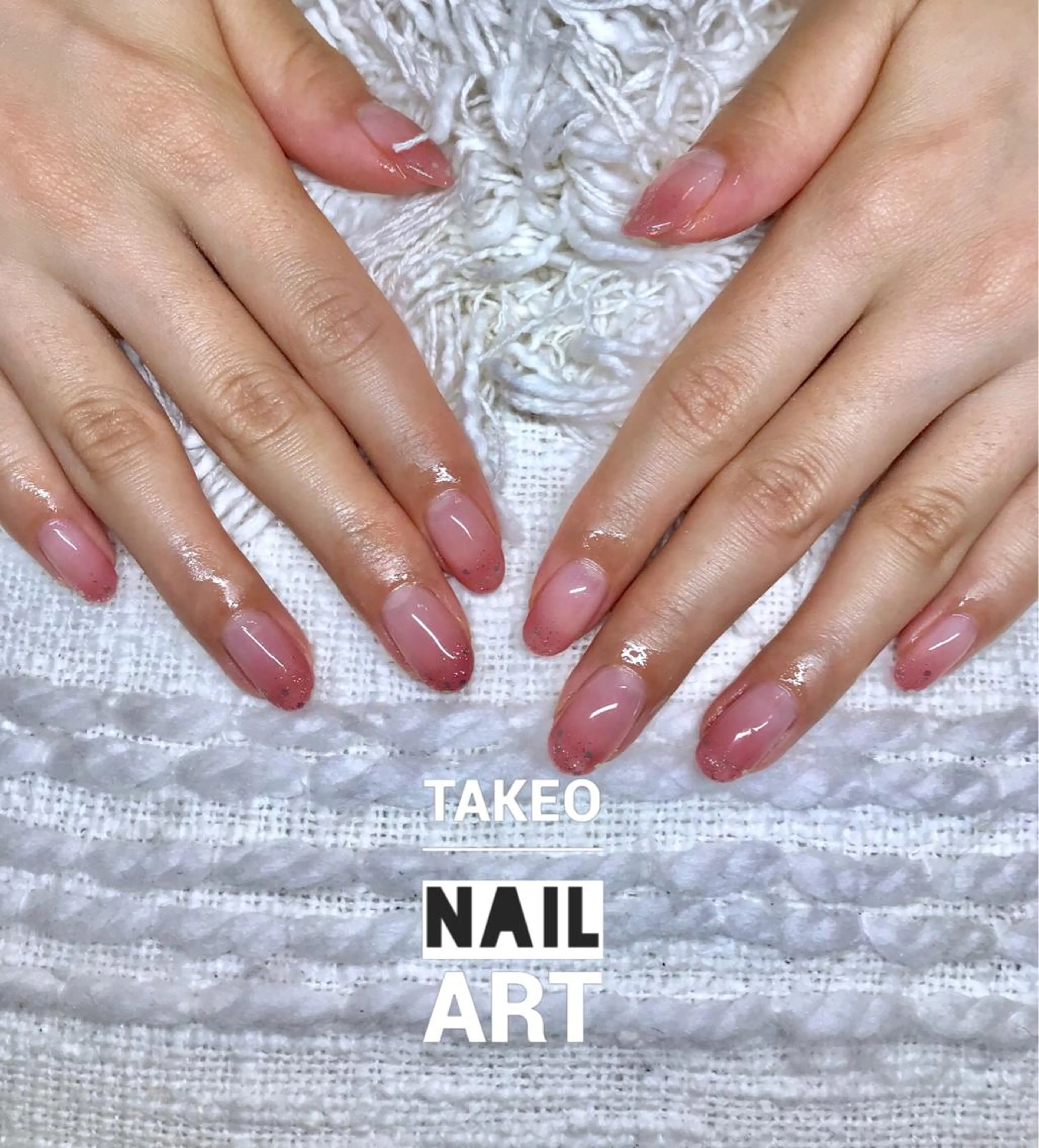ミディアム カラー ネイル グラデーションカラー グラデーション ハンドネイル ハンドケア nail&eye Aoのマツエク・マツパデザイン